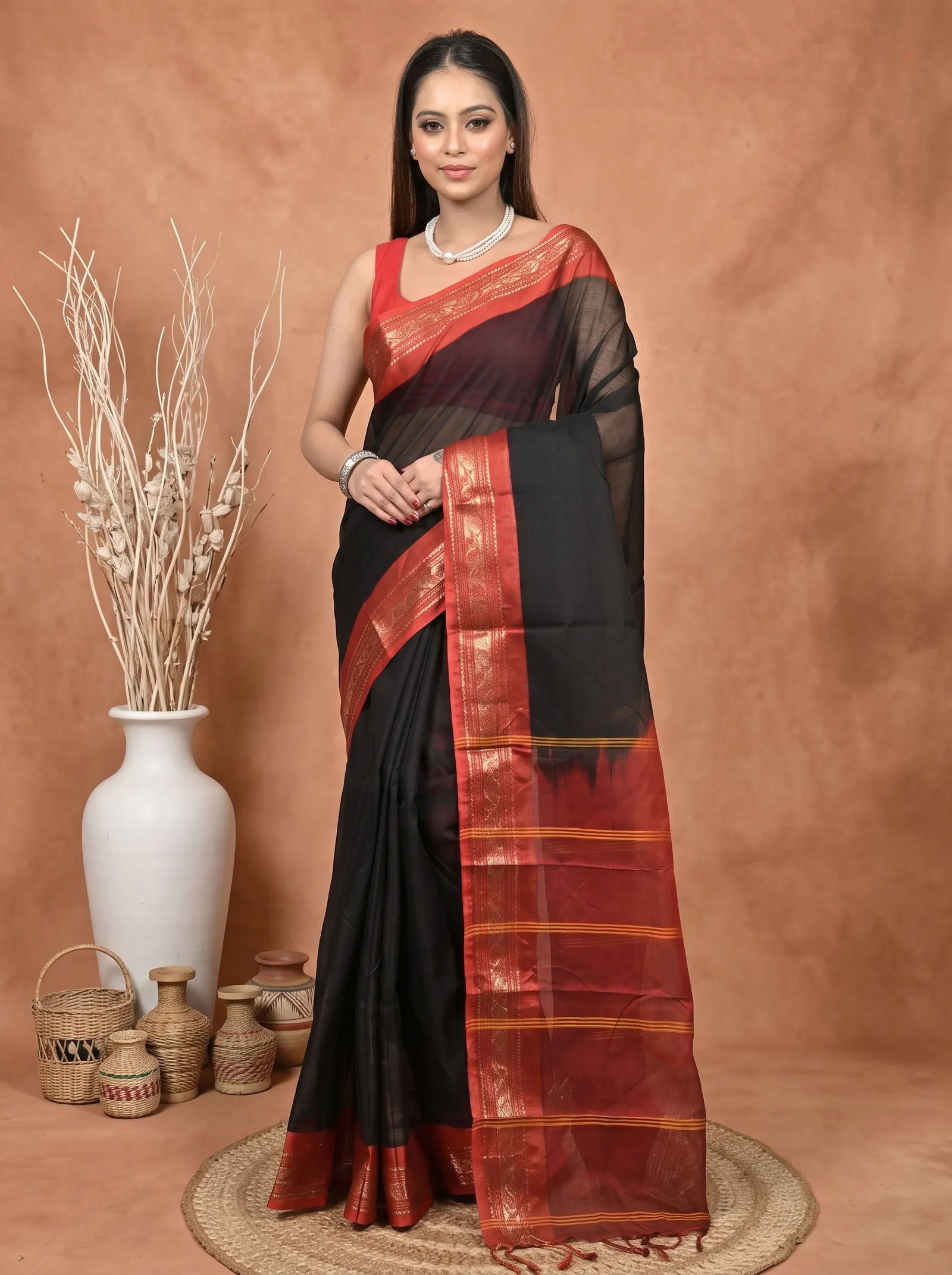 DipDiya Cotton  Traditional Bengali Black Red Artisan Crafted Parlik Gadwal Saree
