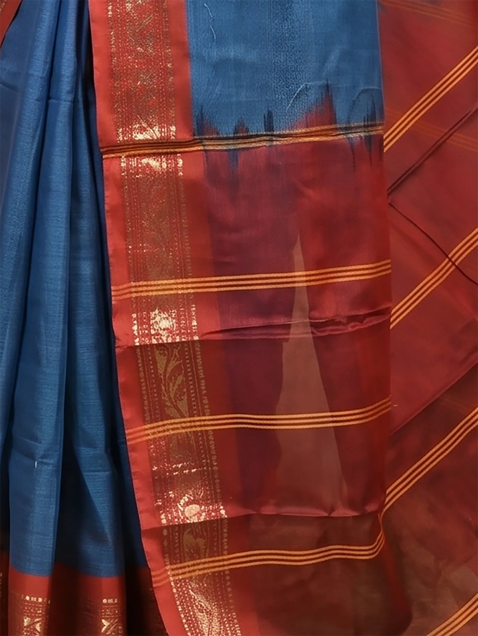 DipDiya Cotton  Traditional Bengali Blue Red Artisan Crafted Parlik Gadwal Saree
