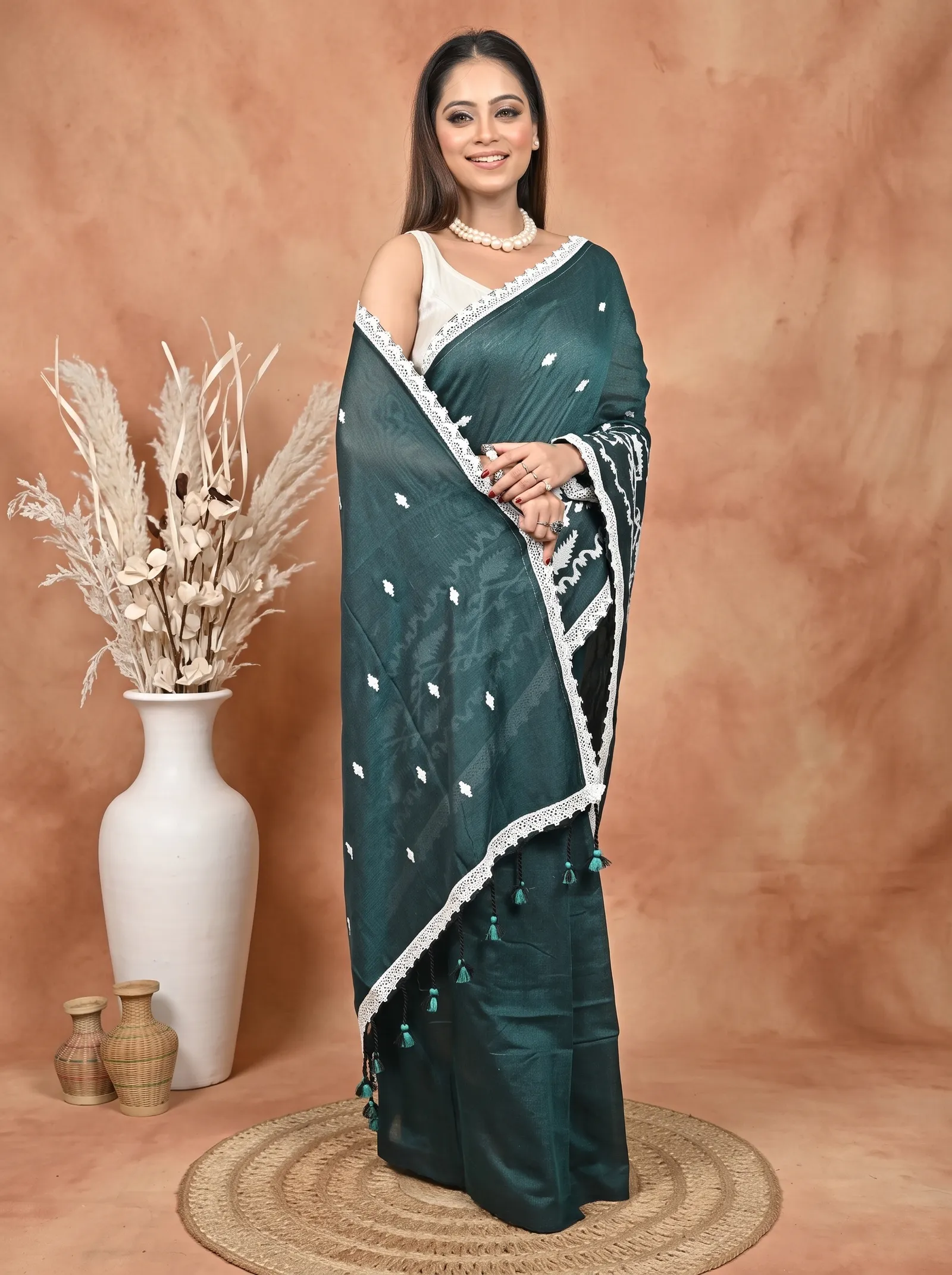 DipDiya Cotton  Traditional Bengali Dark Green Artisan Crafted Parepu Handloom Saree