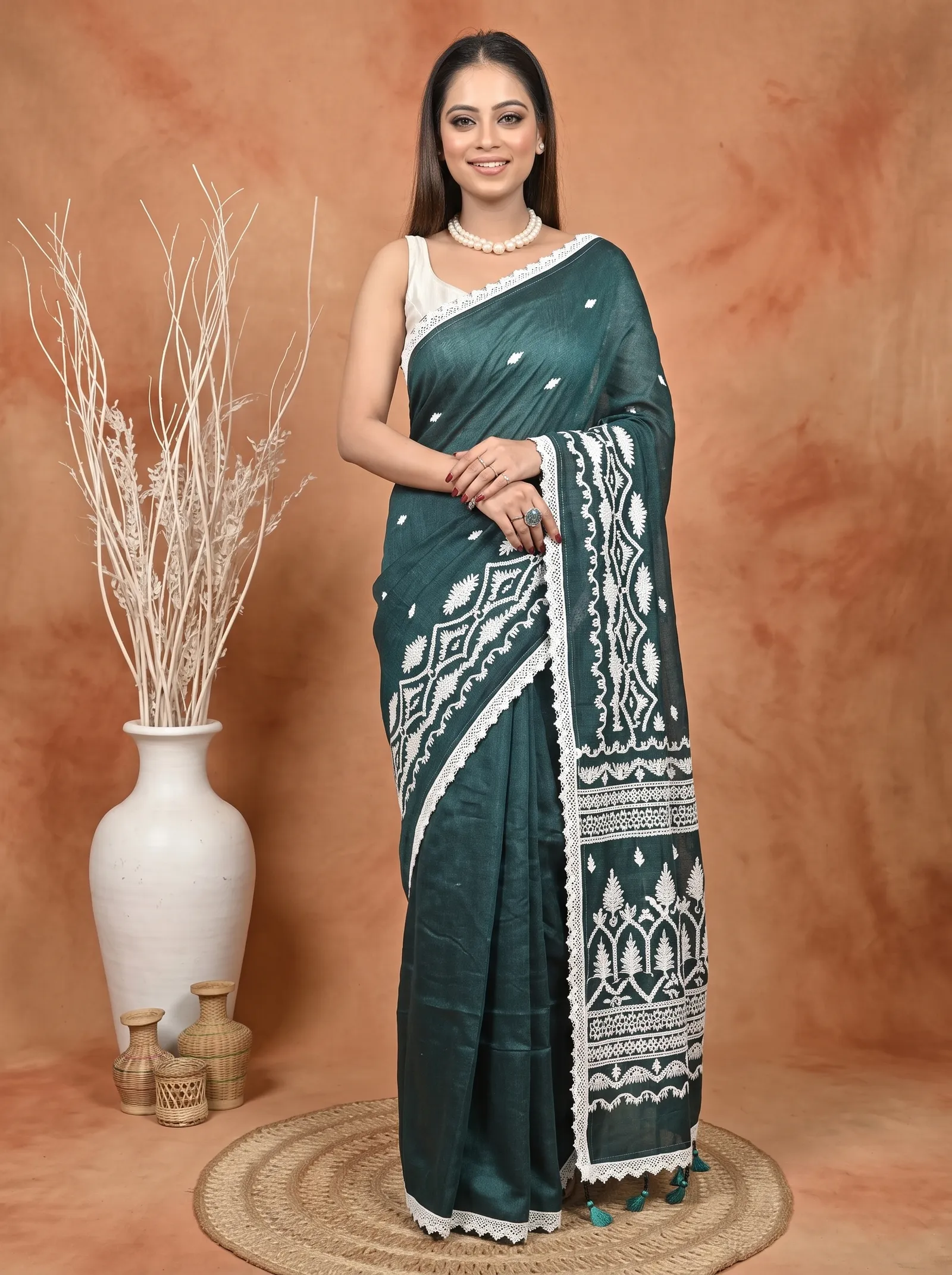 DipDiya Cotton  Traditional Bengali Dark Green Artisan Crafted Parepu Handloom Saree