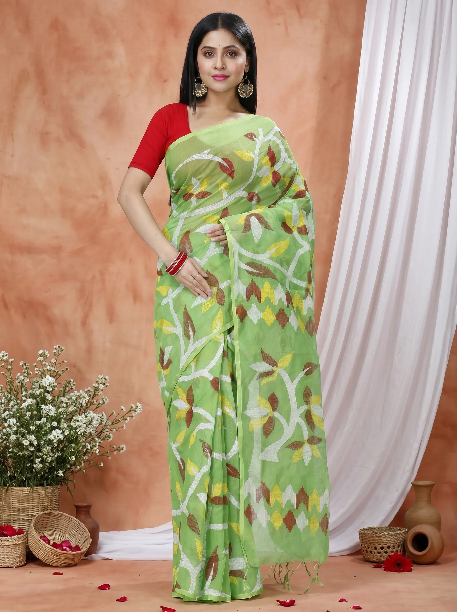 DipDiya Cotton  Traditional Bengali Green Artisan Crafted Naren Handloom Saree