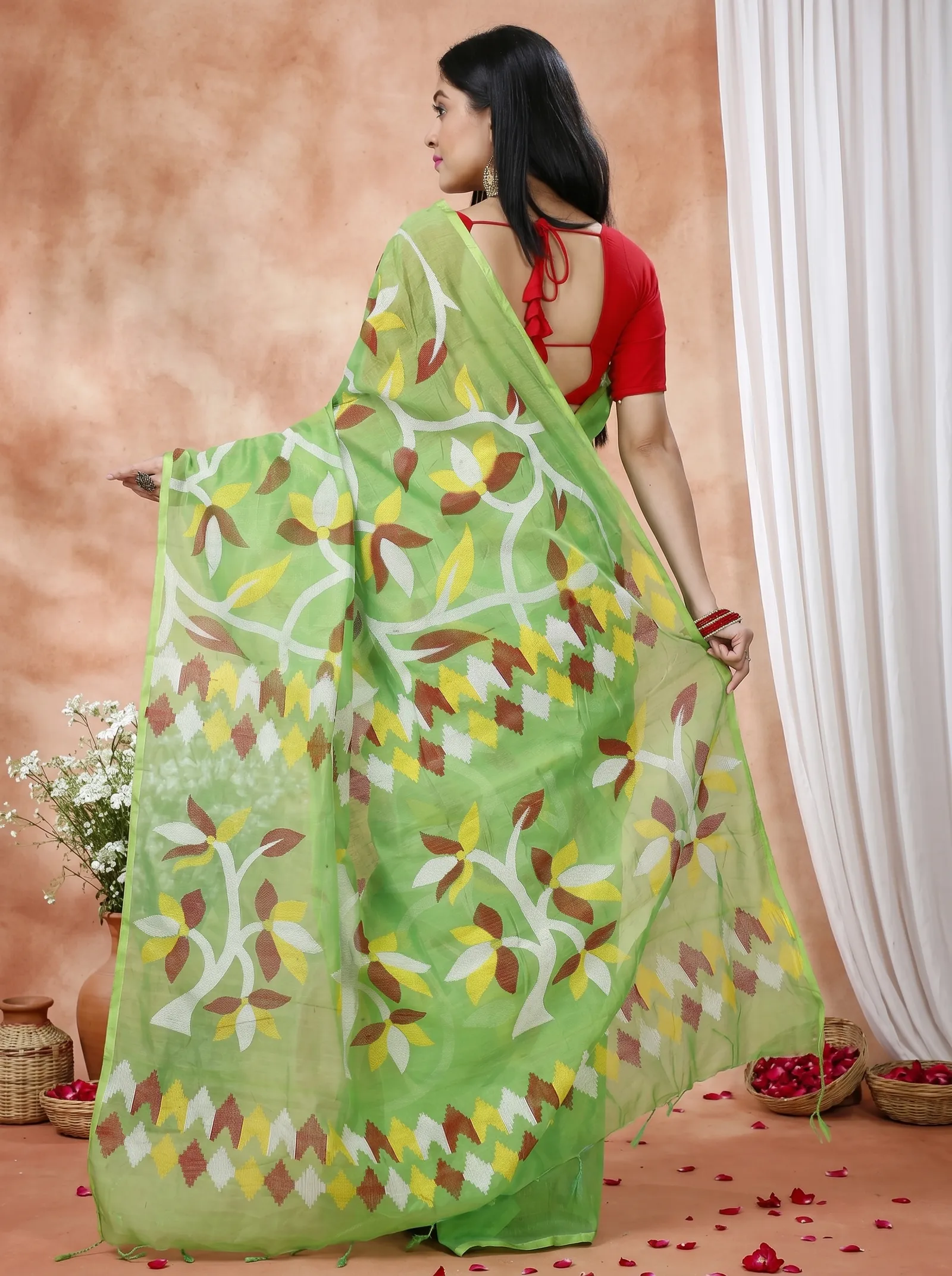 DipDiya Cotton  Traditional Bengali Green Artisan Crafted Naren Handloom Saree