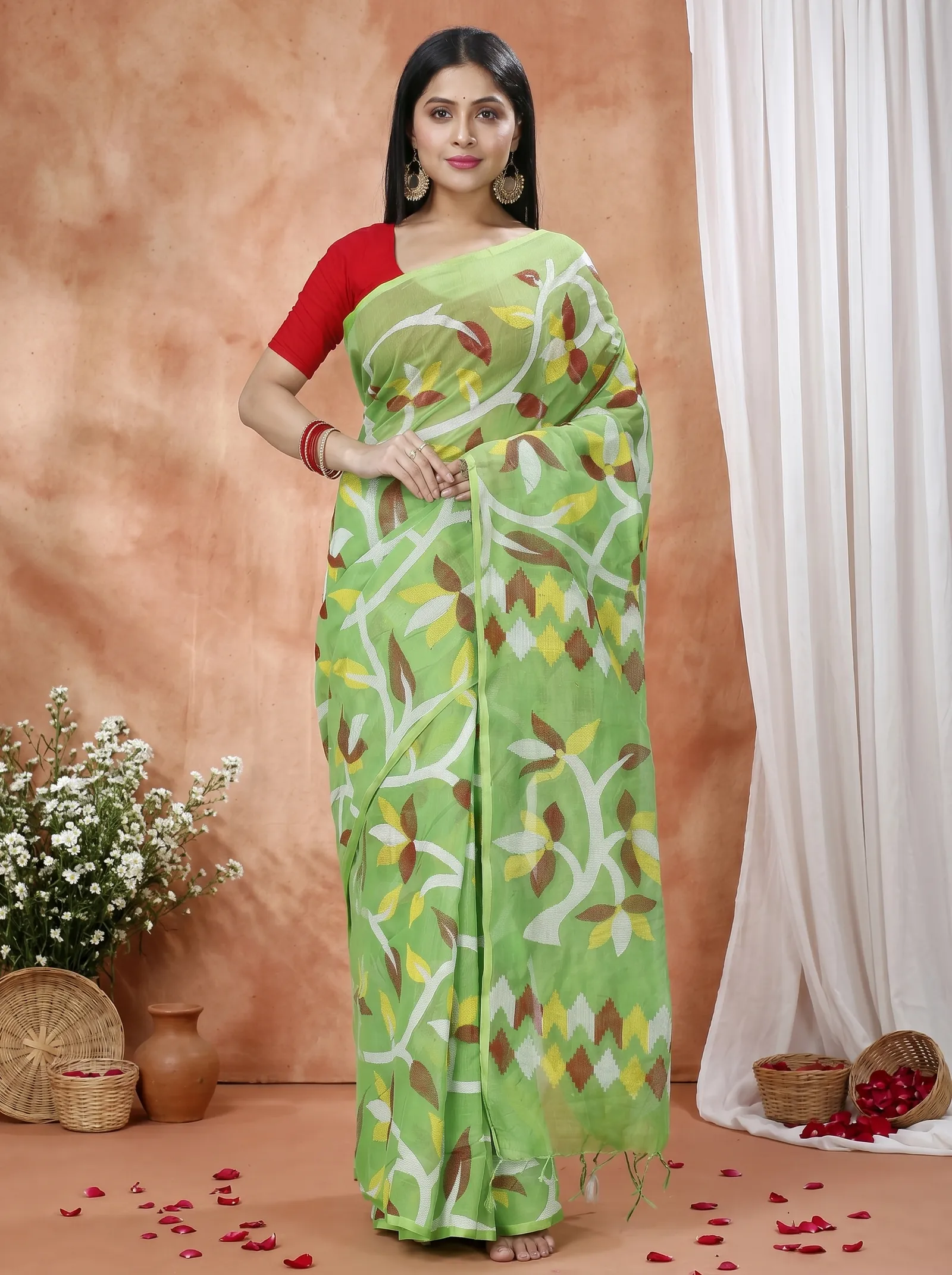 DipDiya Cotton  Traditional Bengali Green Artisan Crafted Naren Handloom Saree