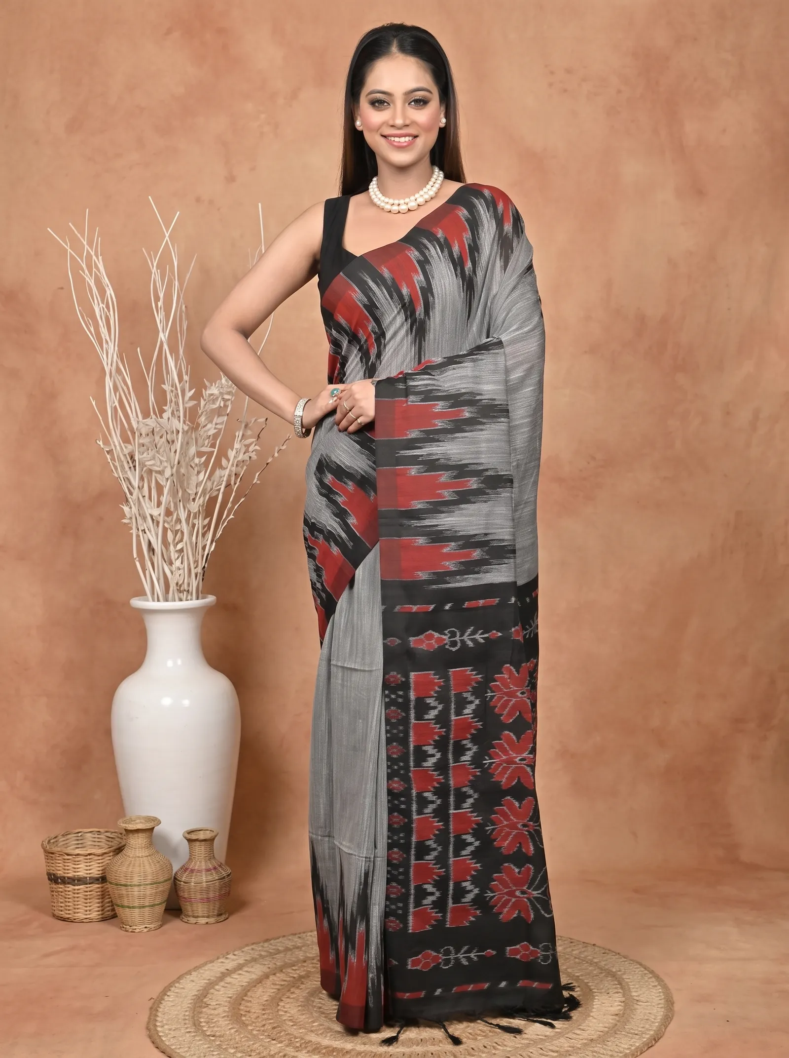 DipDiya Cotton  Traditional Bengali Grey Black Artisan Crafted Soupur Kotki Saree
