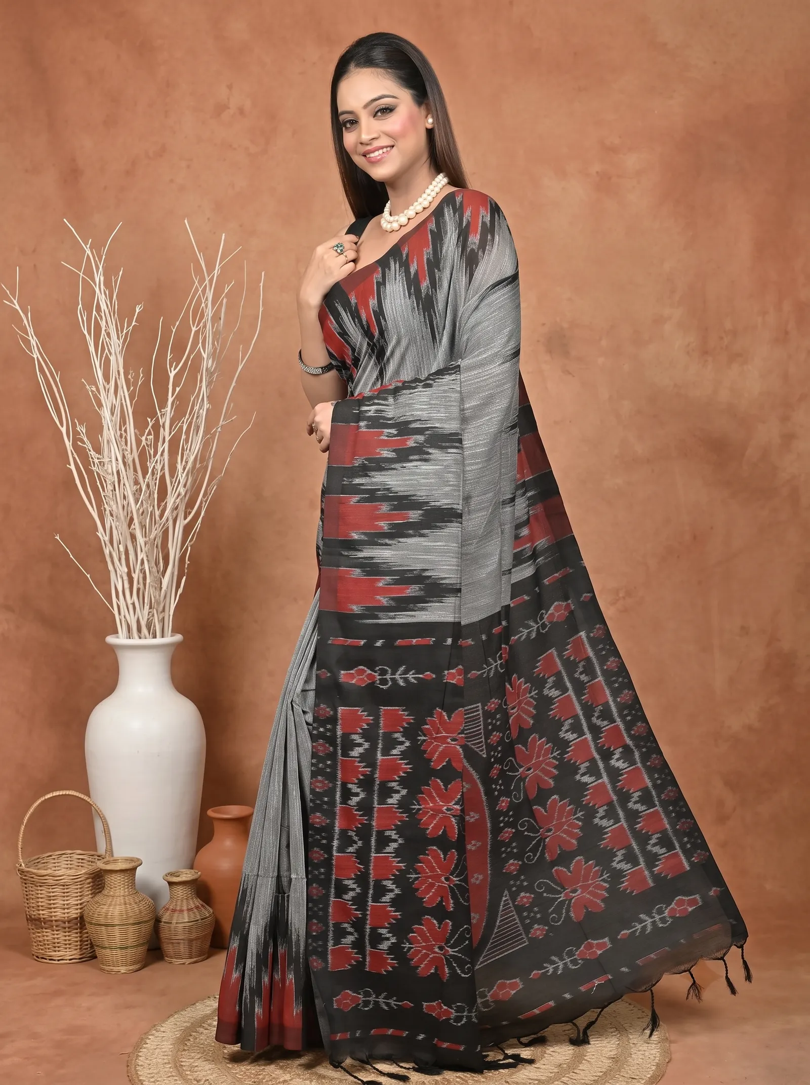 DipDiya Cotton  Traditional Bengali Grey Black Artisan Crafted Soupur Kotki Saree