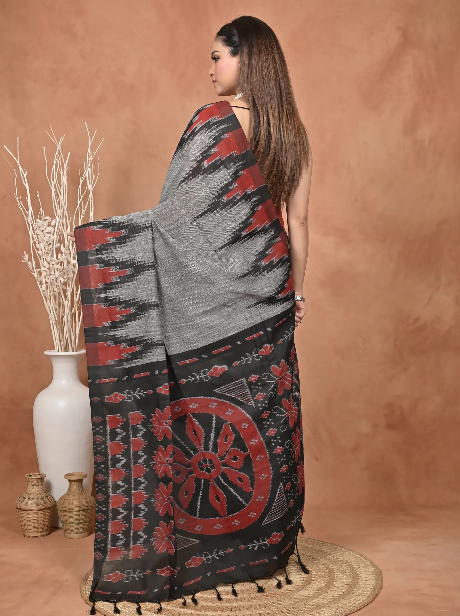 DipDiya Cotton  Traditional Bengali Grey Black Artisan Crafted Soupur Kotki Saree