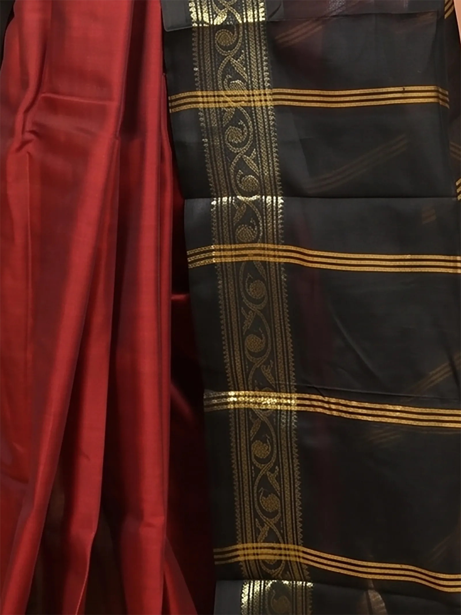 DipDiya Cotton  Traditional Bengali Maroon Black Artisan Crafted Parlik Gadwal Saree