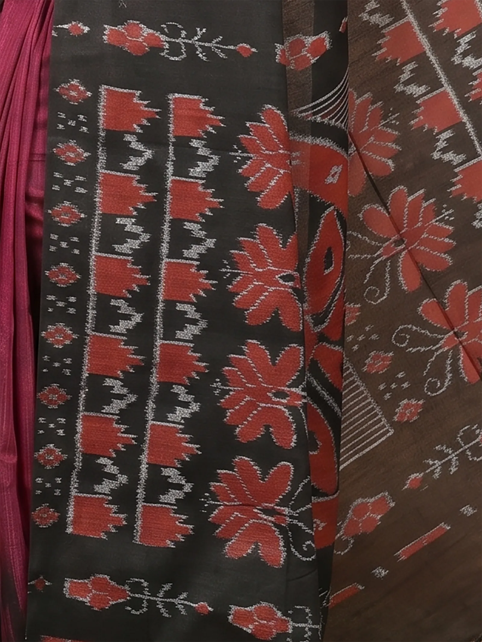 DipDiya Cotton  Traditional Bengali Maroon Black Artisan Crafted Soupur Kotki Saree