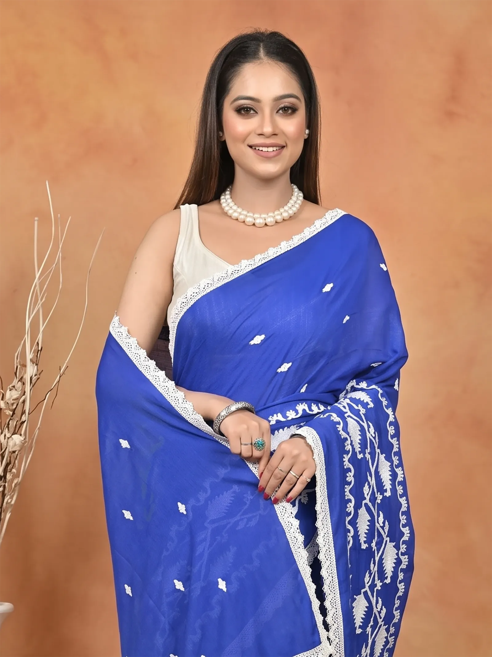 DipDiya Cotton  Traditional Bengali Naby Blue Artisan Crafted Parepu Handloom Saree