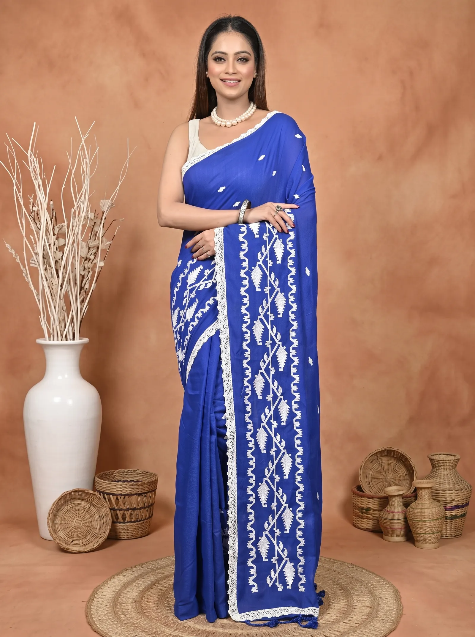 DipDiya Cotton  Traditional Bengali Naby Blue Artisan Crafted Parepu Handloom Saree