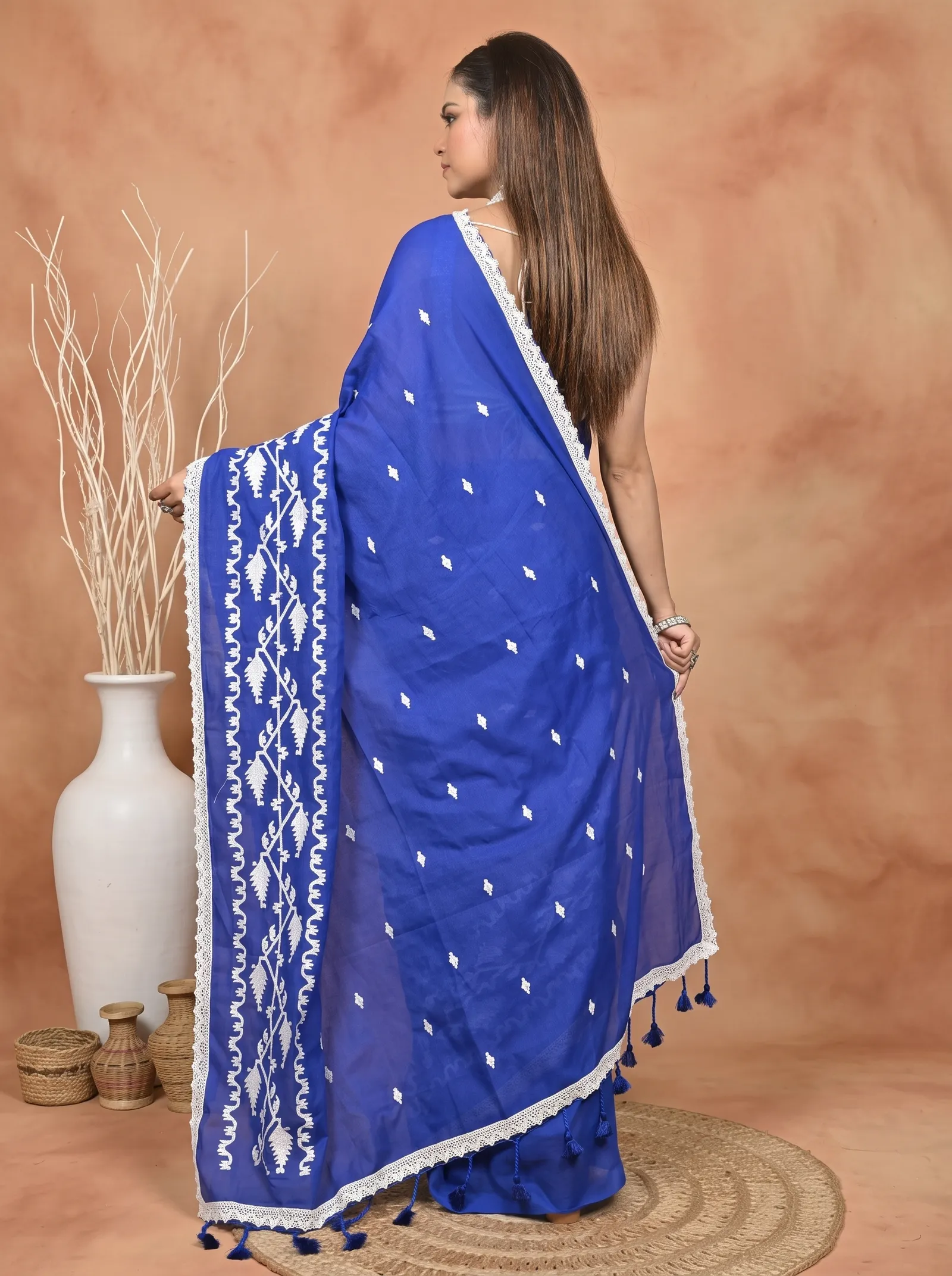 DipDiya Cotton  Traditional Bengali Naby Blue Artisan Crafted Parepu Handloom Saree