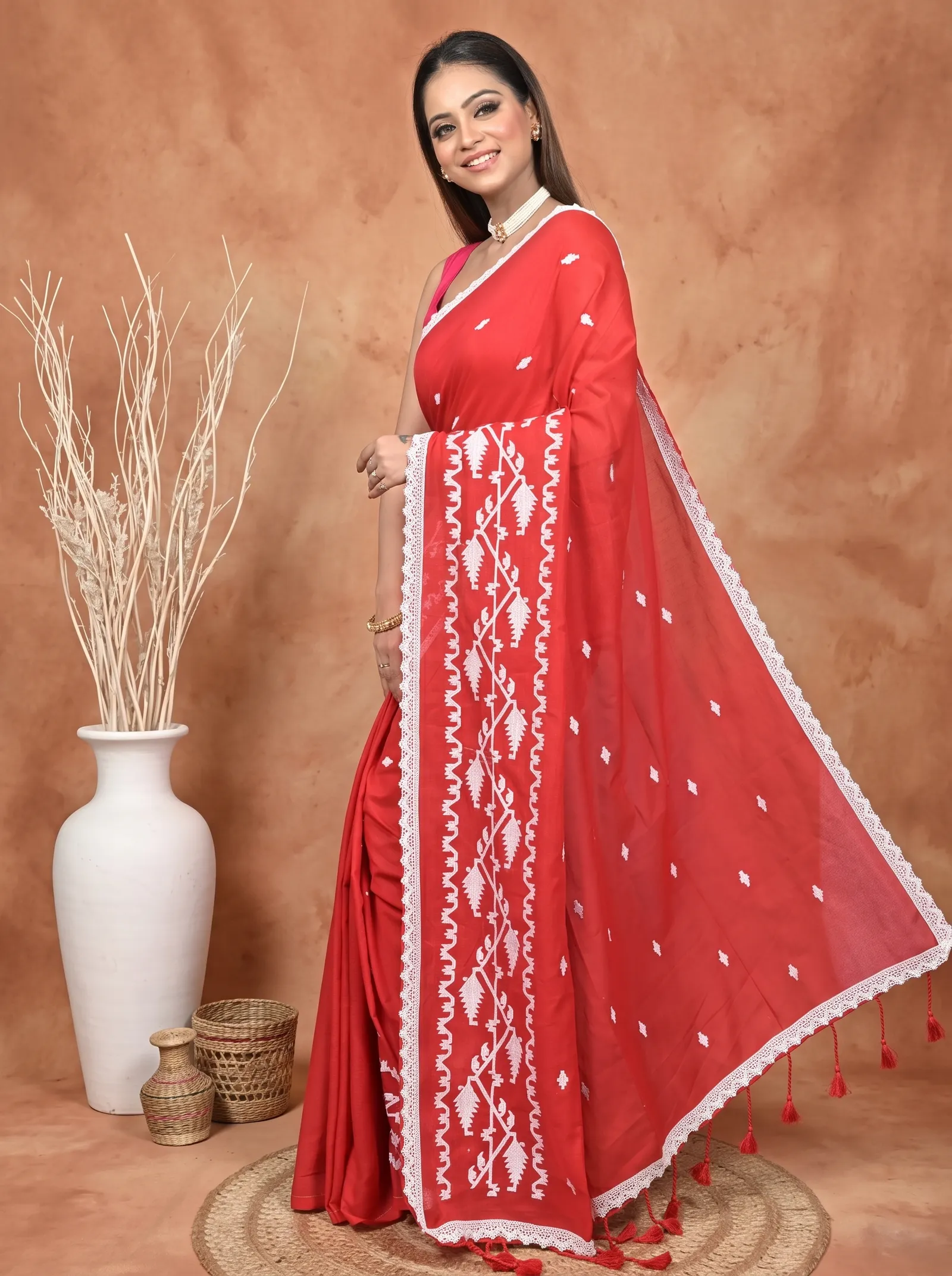 DipDiya Cotton  Traditional Bengali Red Artisan Crafted Parepu Handloom Saree