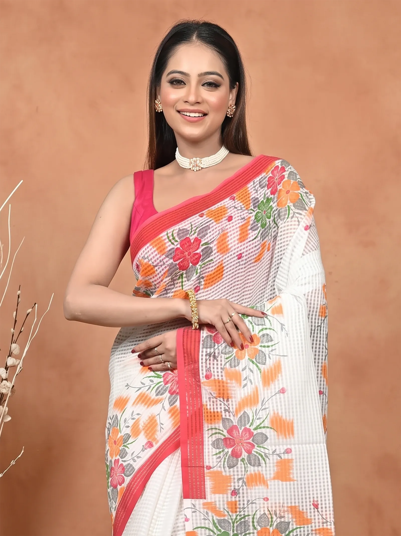 DipDiya Cotton  Traditional Bengali White Red Artisan Crafted Soupon Kota Fabric Saree