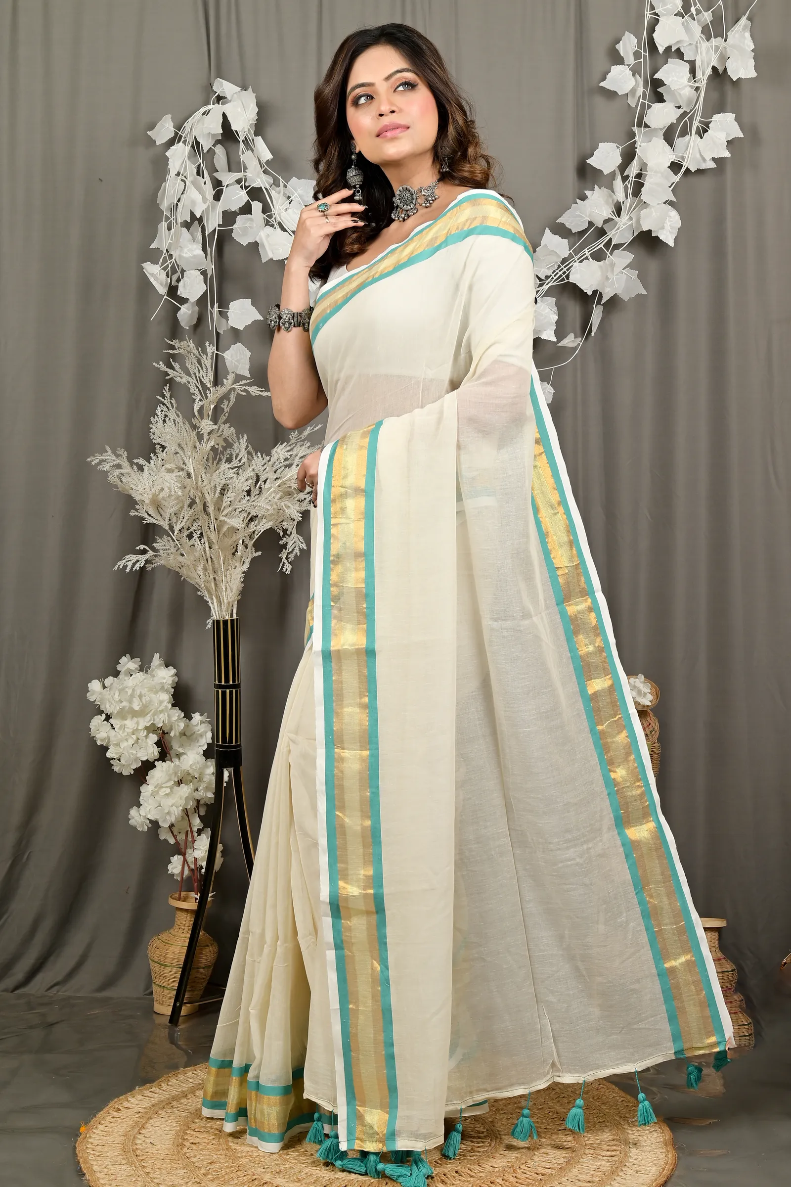 DipDiya Cotton White Gold Sofeda Tradition in Every Thread Handloom Sarees