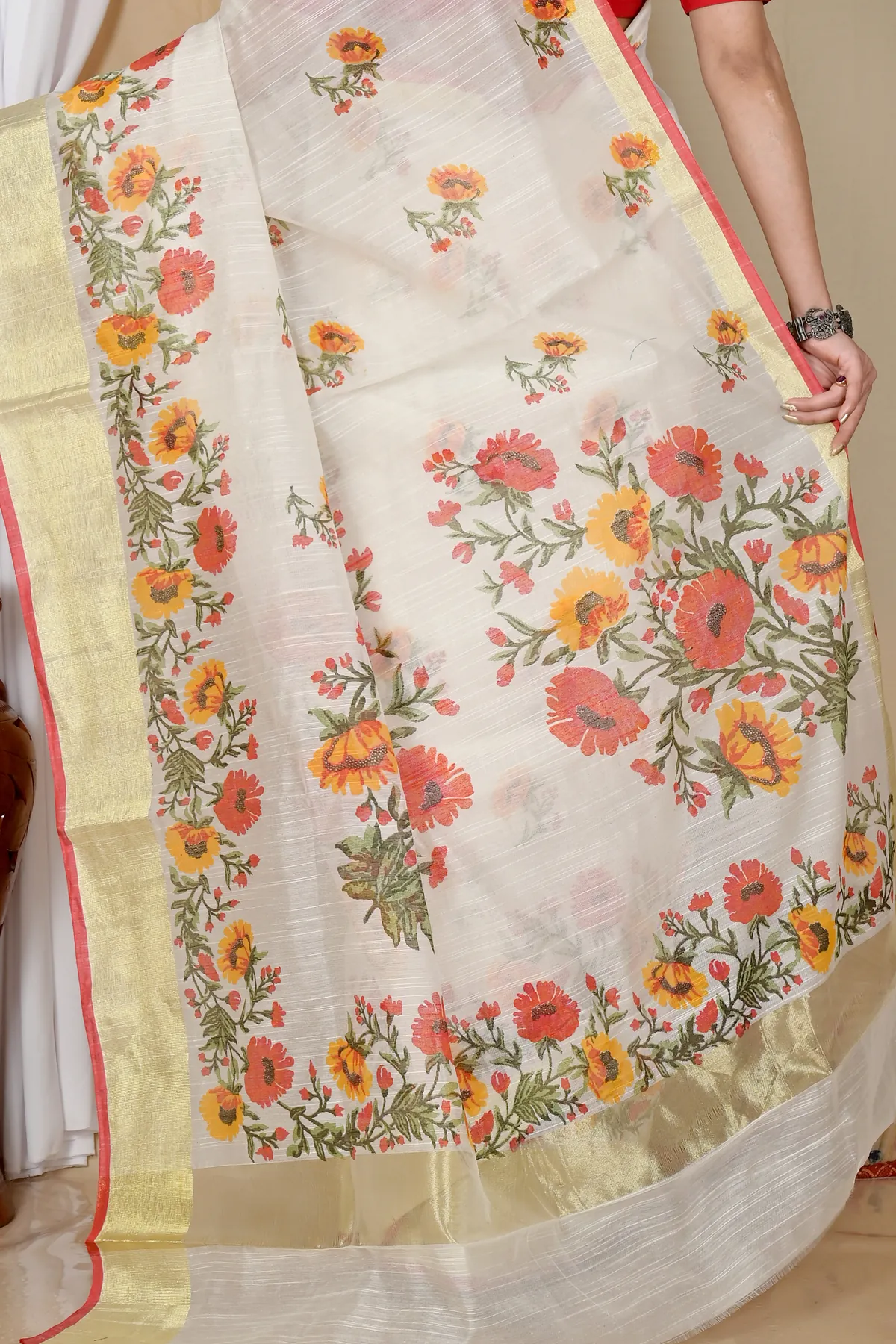 DipDiya Cotton White Narme Masterfully Woven Printed Handloom Sarees