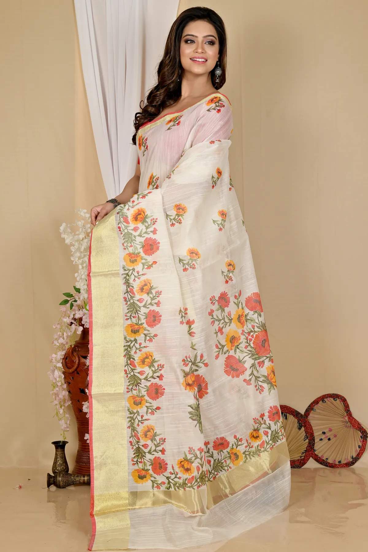 DipDiya Cotton White Narme Masterfully Woven Printed Handloom Sarees
