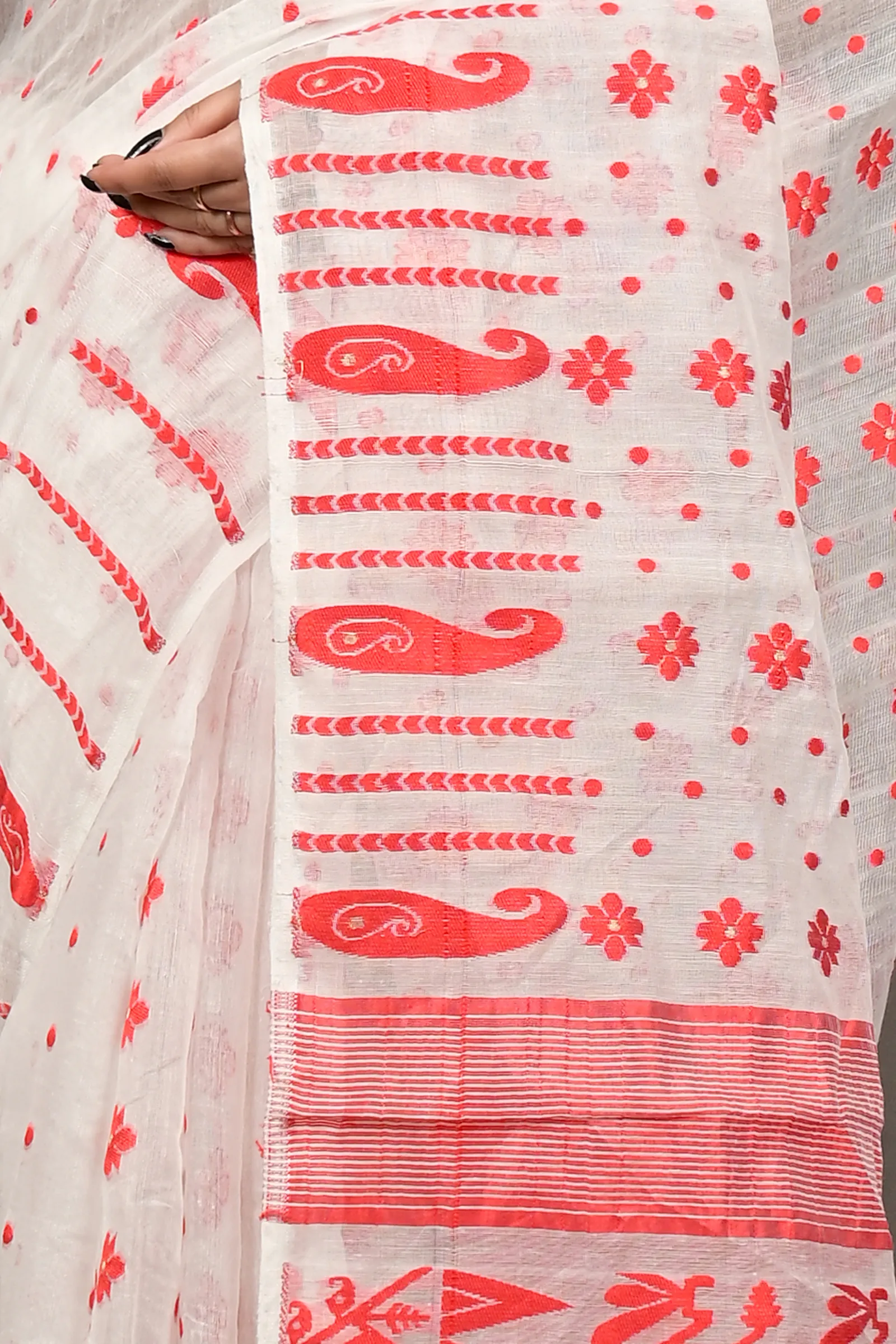 DipDiya Cotton White Red Folai Elegant by Tradition Jamdani Sarees