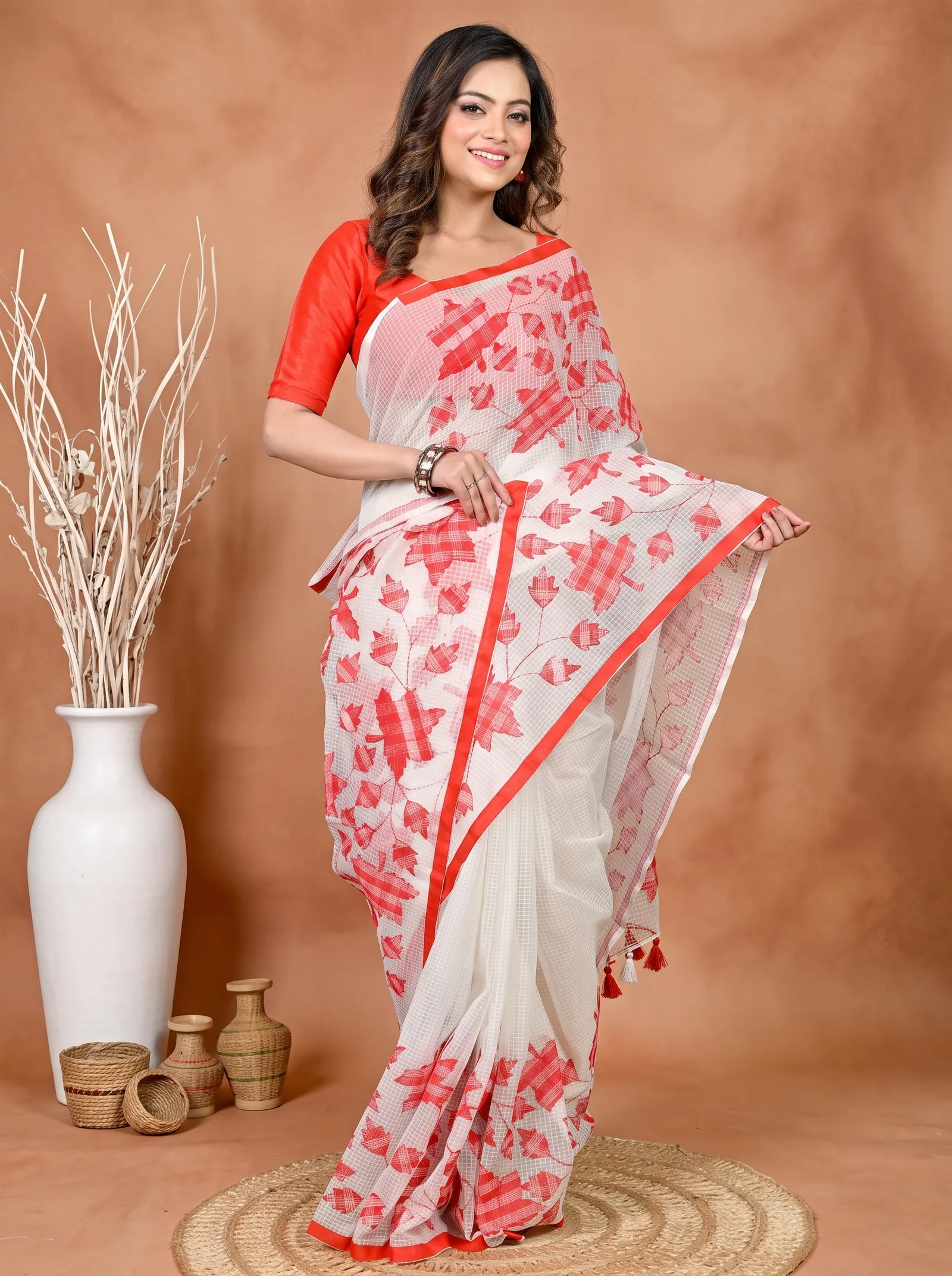 DipDiya Cotton White Red Variti Aplic Heritage You Can Wear Applique Sarees