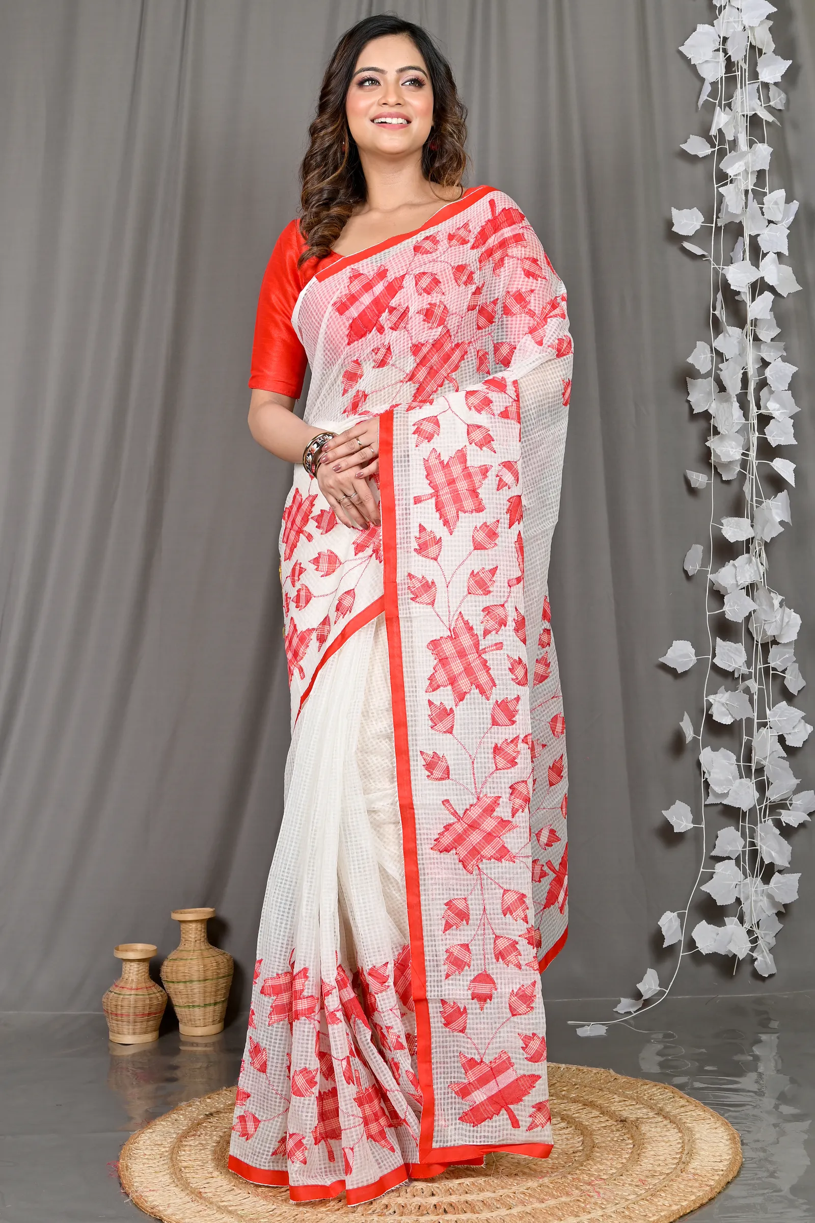 DipDiya Cotton White Red Variti Aplic Heritage You Can Wear Applique Sarees