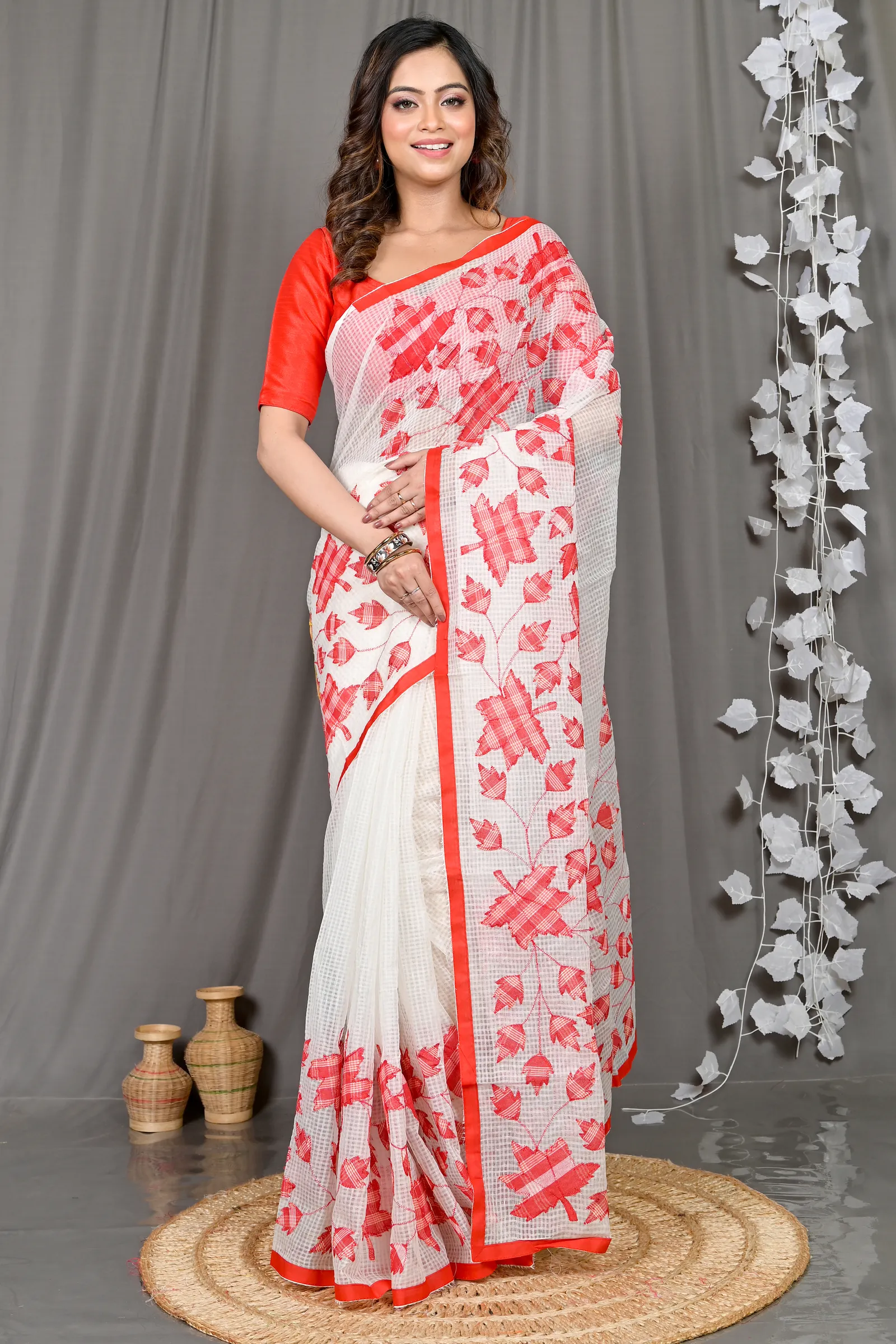 DipDiya Cotton White Red Variti Aplic Heritage You Can Wear Applique Sarees