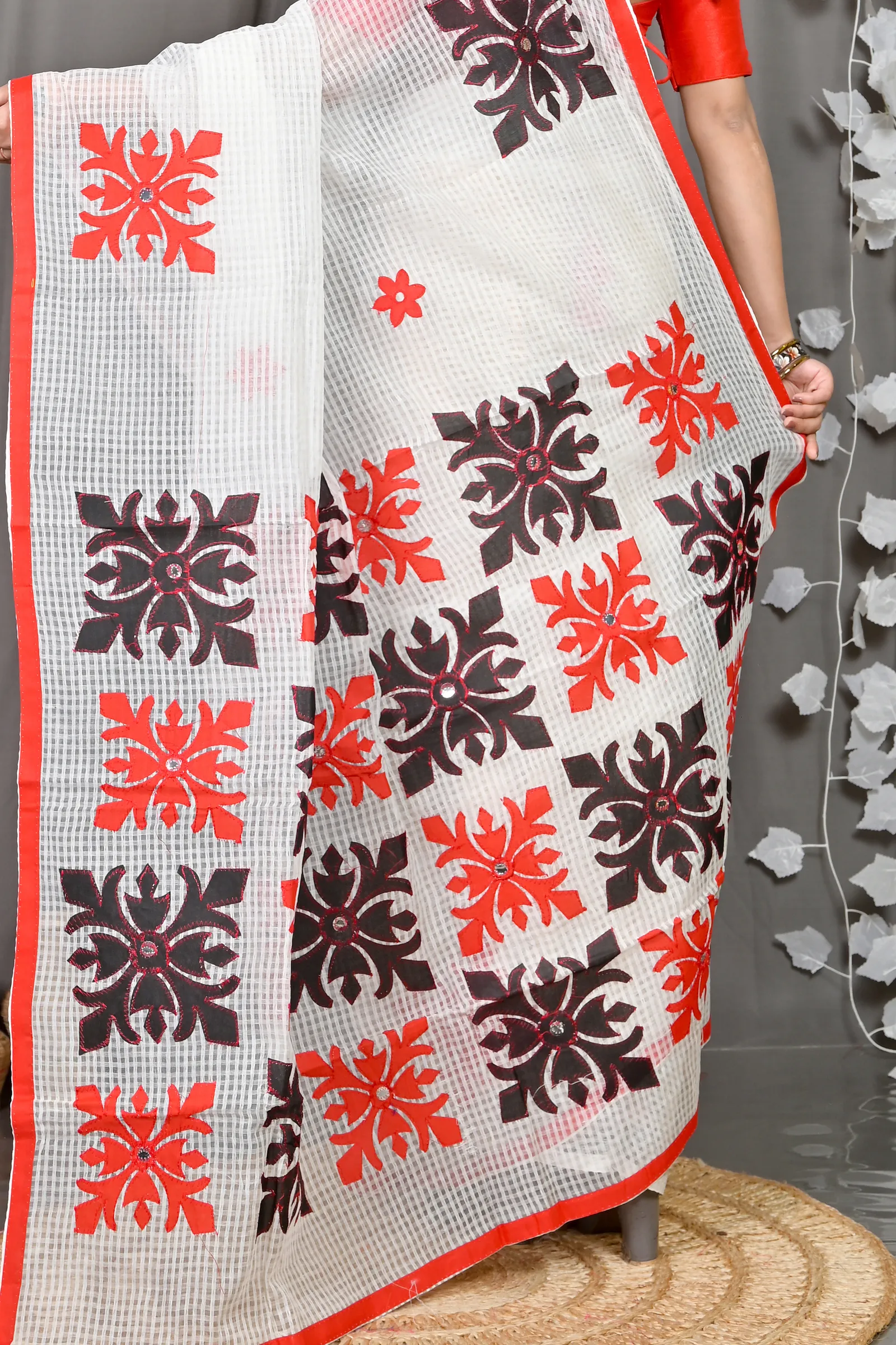 DipDiya Cotton White Red Variti Aplic Loom to Love Applique Sarees