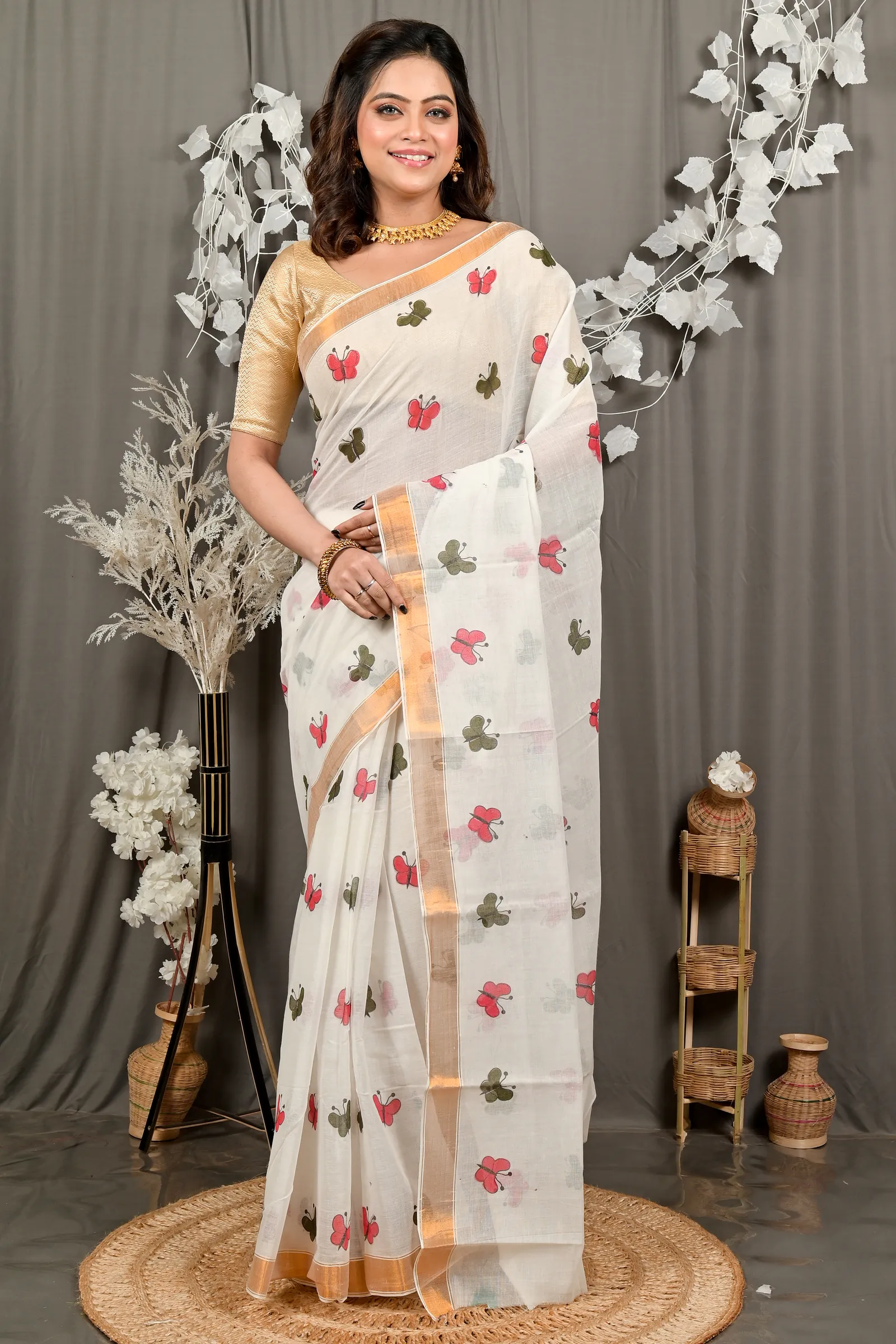 DipDiya Cotton White Variti pritat Stories of Bengal Printed Handloom Sarees