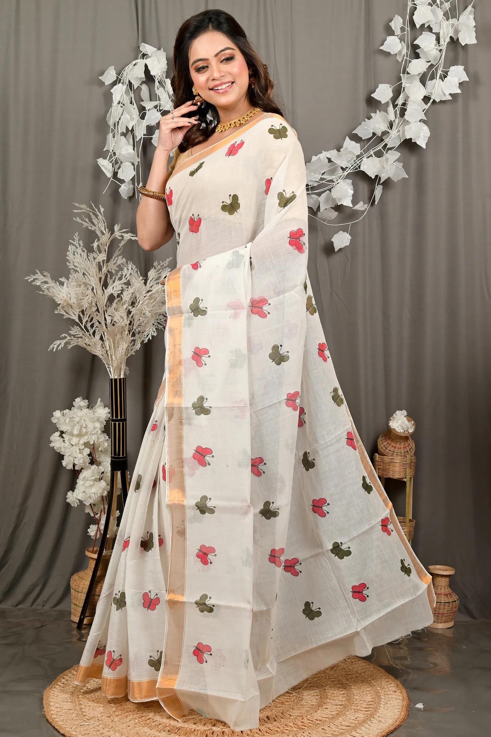 DipDiya Cotton White Variti pritat Stories of Bengal Printed Handloom Sarees