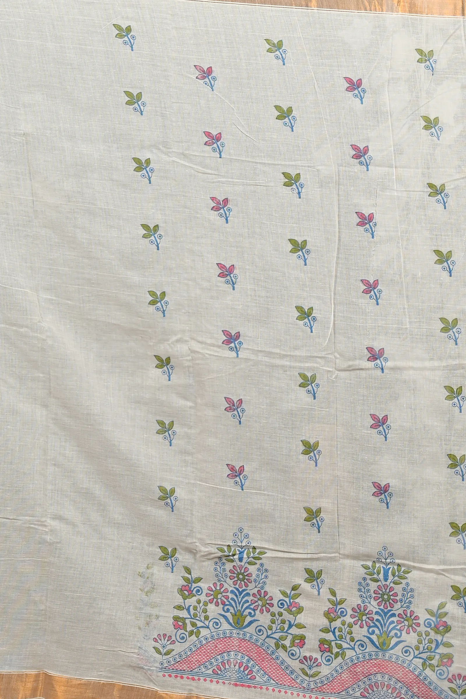 DipDiya Cotton White Variti pritat The Bengali Classic Printed Handloom Sarees