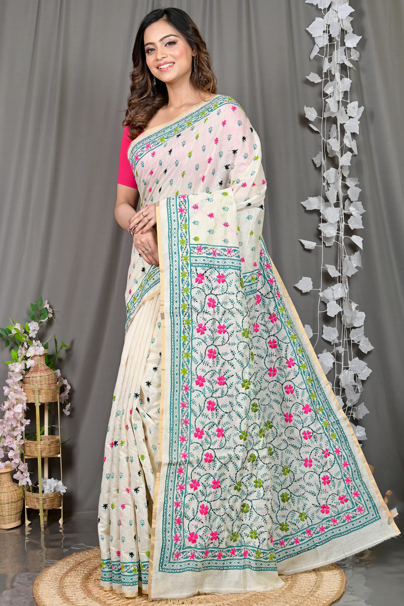 DipDiya Cotton White Varitikath Effortless Tradition Kantha Stitch Sarees