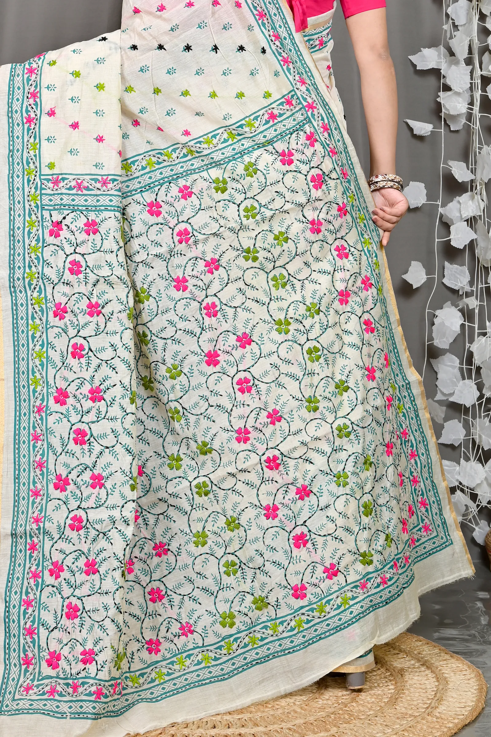 DipDiya Cotton White Varitikath Effortless Tradition Kantha Stitch Sarees