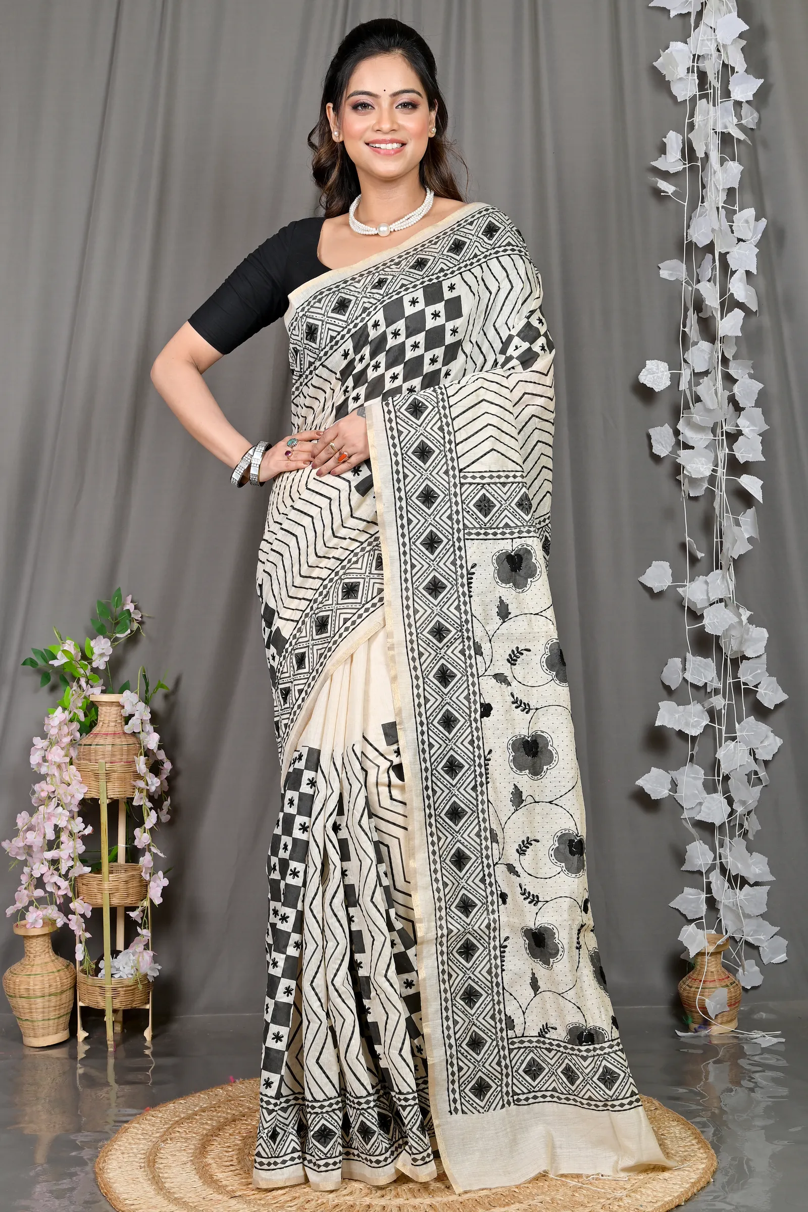 DipDiya Cotton White Varitikath Elegant by Tradition Kantha Stitch Sarees