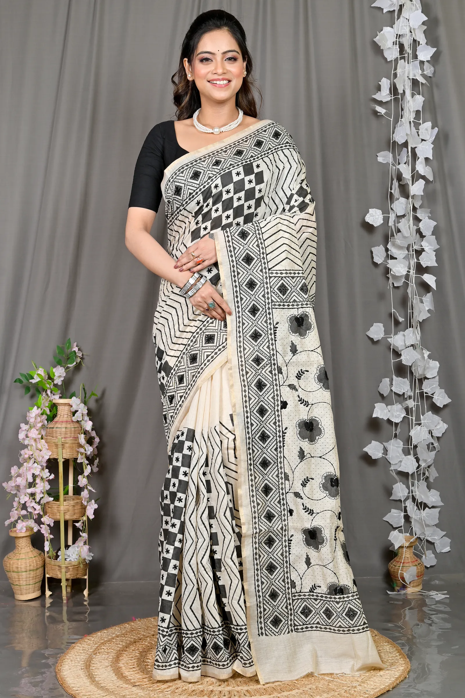 DipDiya Cotton White Varitikath Elegant by Tradition Kantha Stitch Sarees
