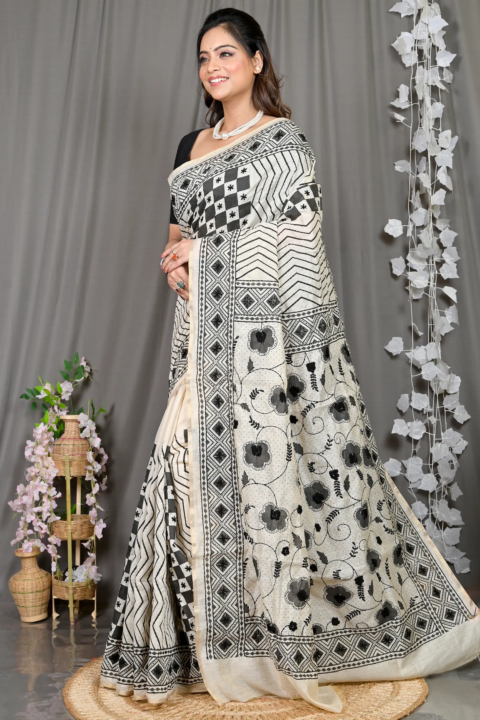 DipDiya Cotton White Varitikath Elegant by Tradition Kantha Stitch Sarees