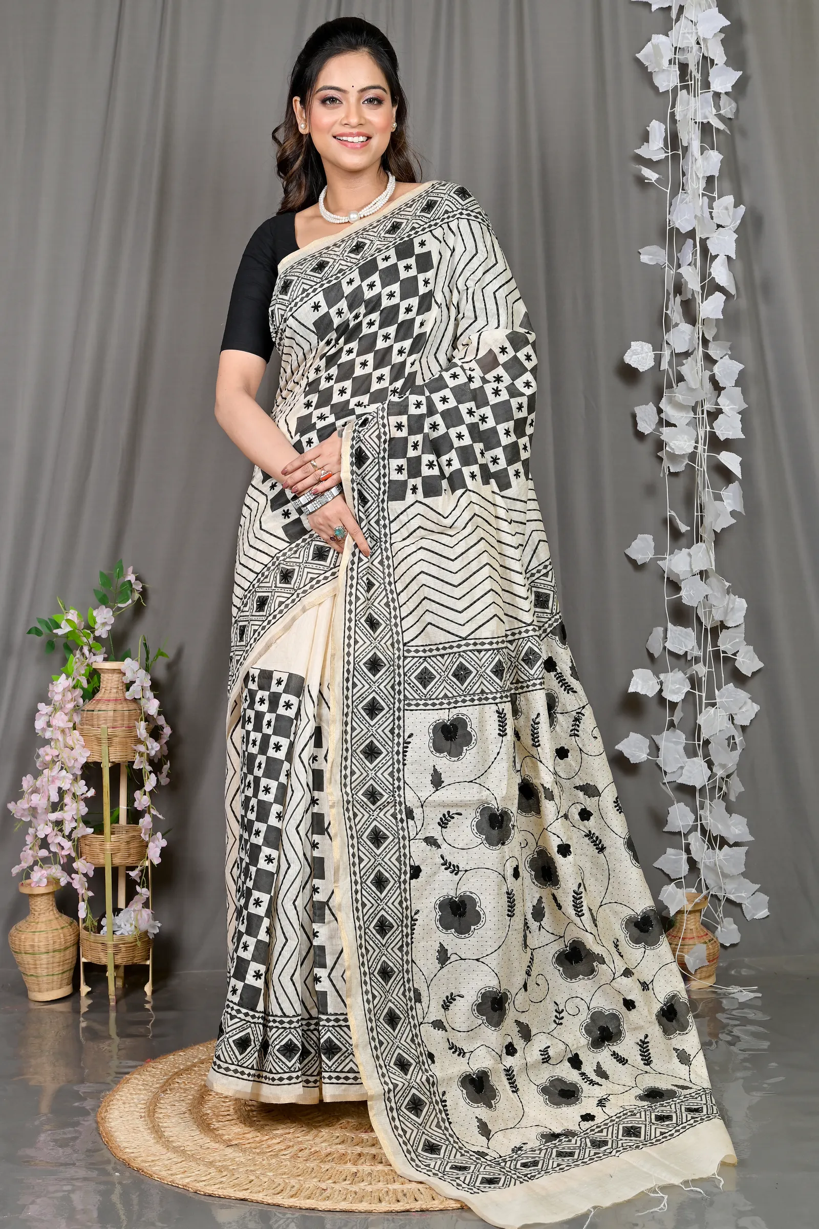 DipDiya Cotton White Varitikath Elegant by Tradition Kantha Stitch Sarees