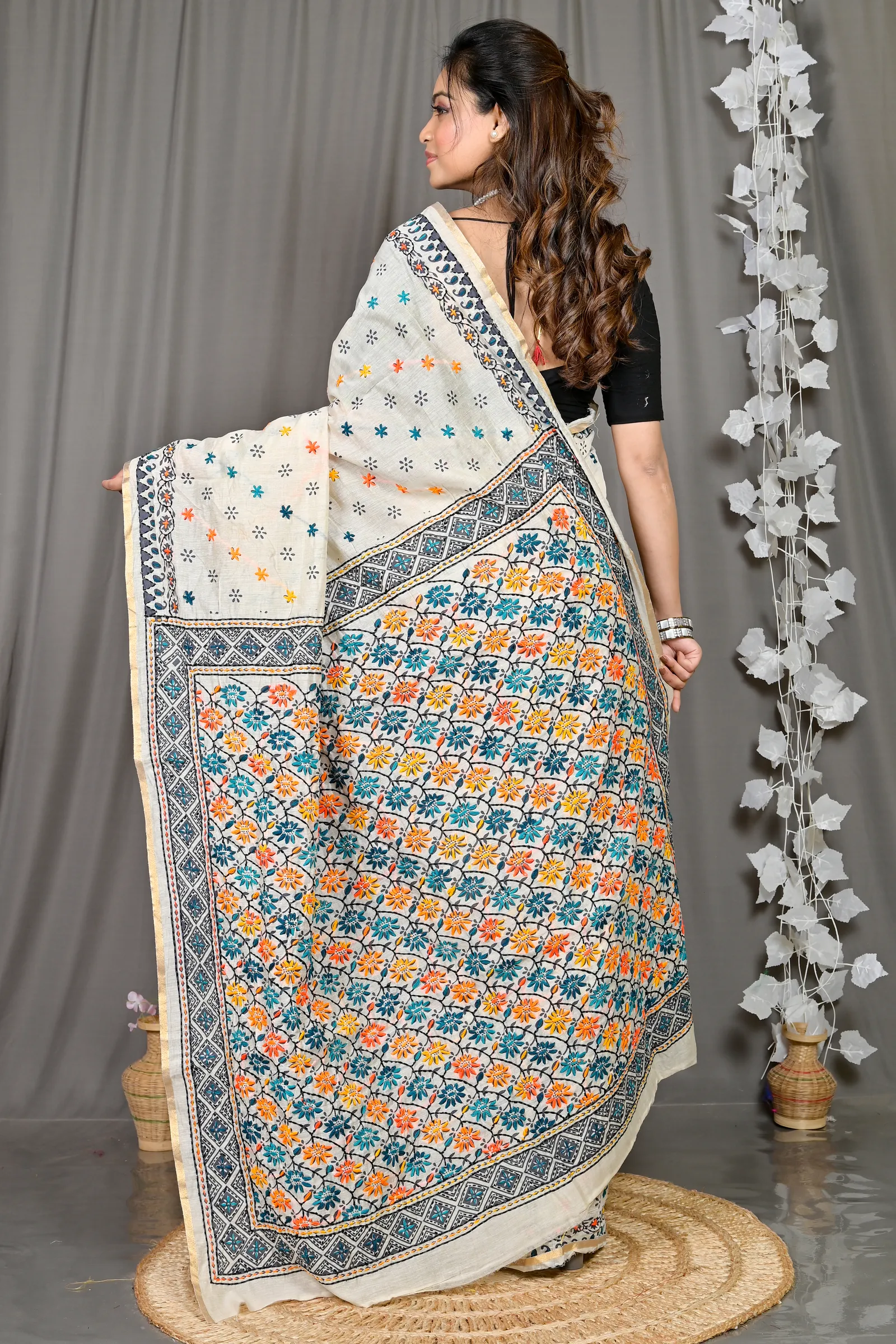 DipDiya Cotton White Varitikath Handcrafted Elegance Kantha Stitch Sarees