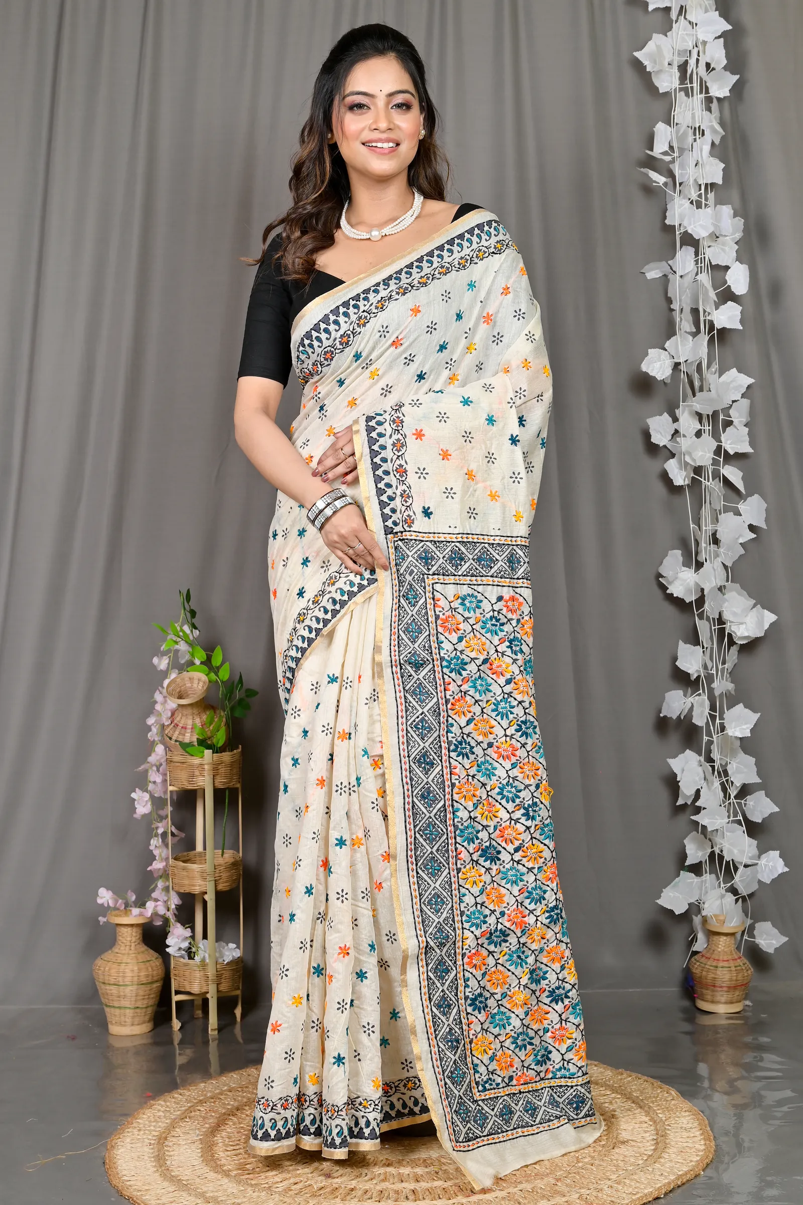 DipDiya Cotton White Varitikath Handcrafted Elegance Kantha Stitch Sarees
