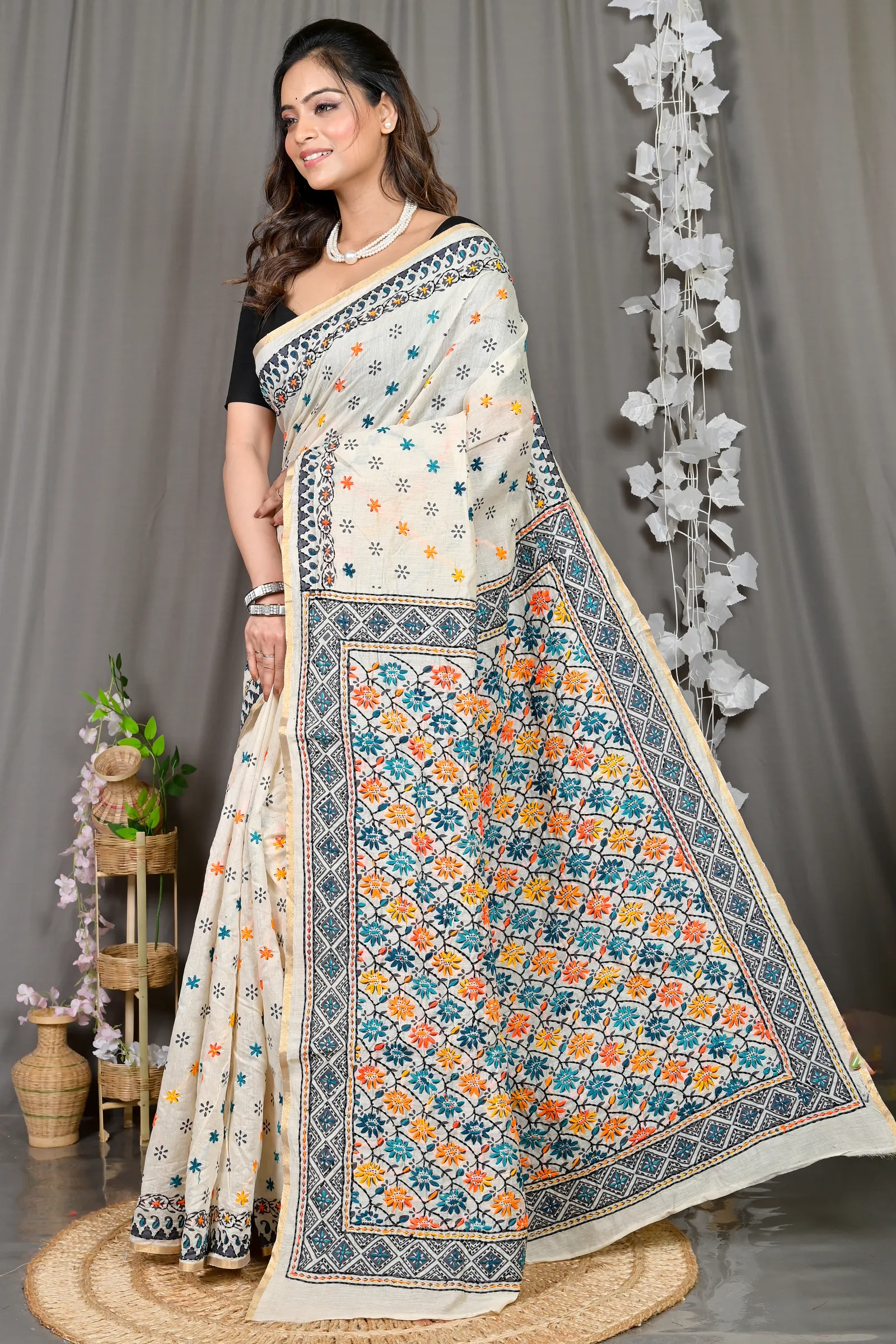 DipDiya Cotton White Varitikath Handcrafted Elegance Kantha Stitch Sarees
