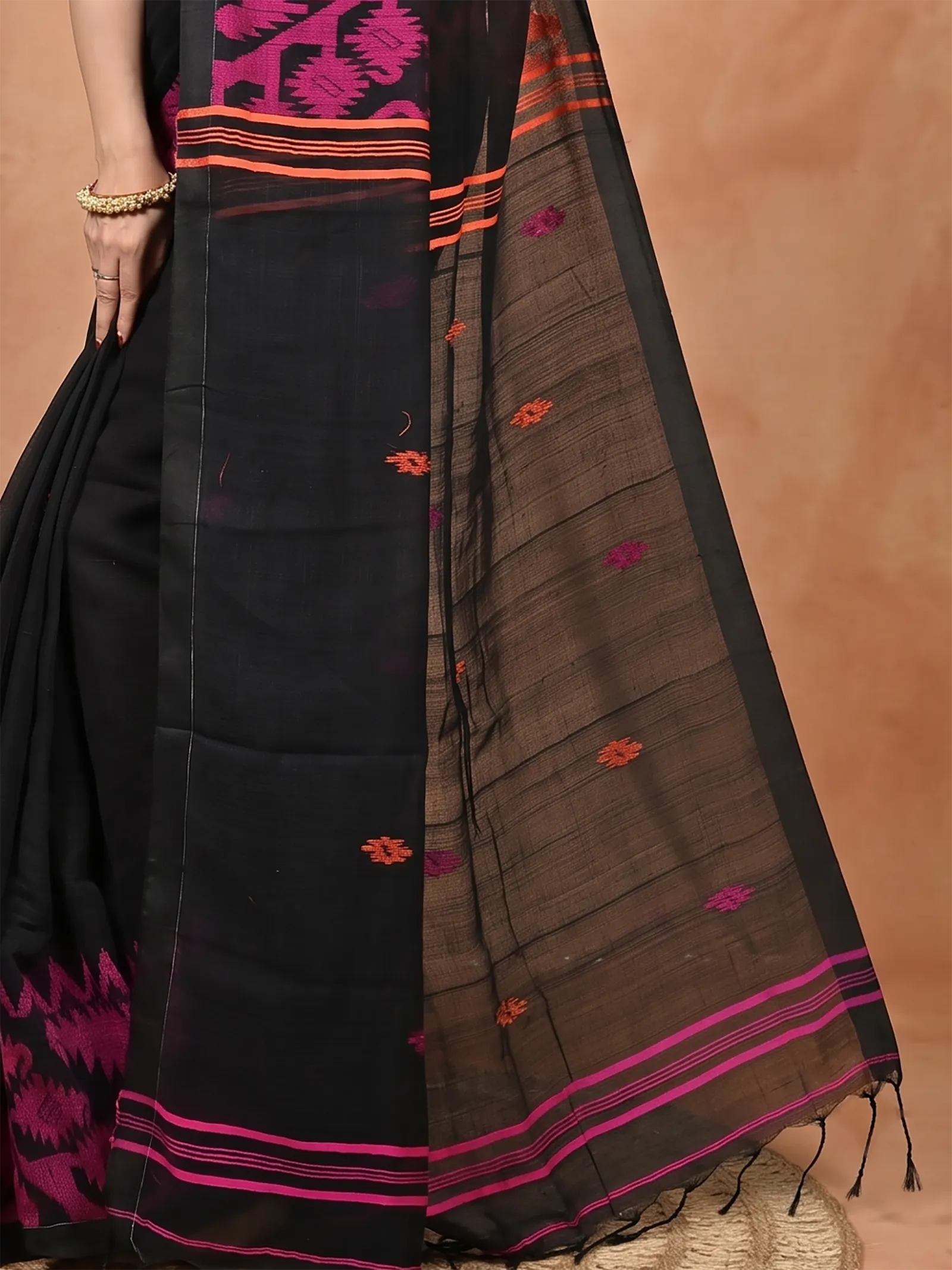 DipDiya Kesh Cotton  Traditional Bengali Black Artisan Crafted Soudik Handloom Saree