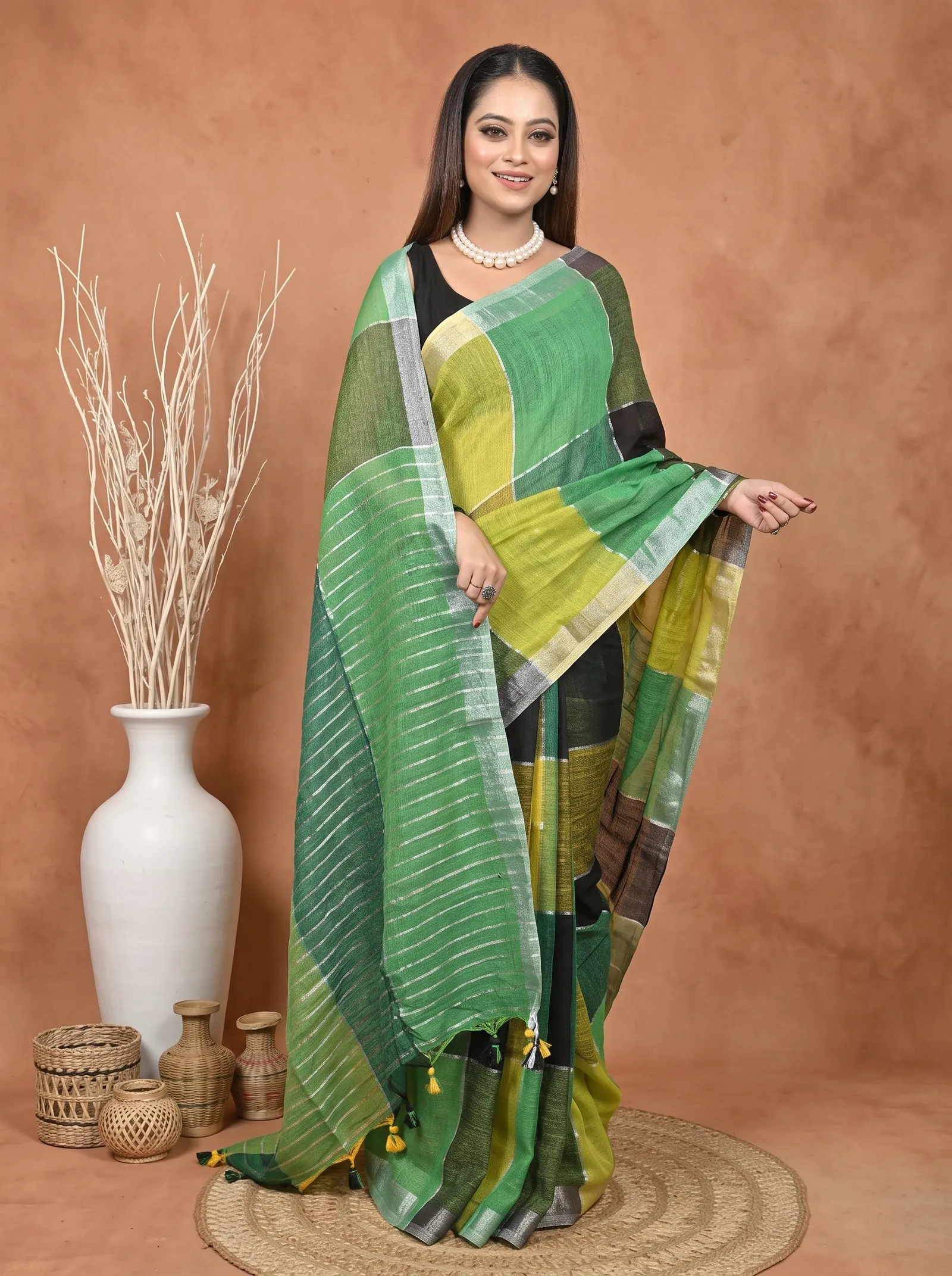 DipDiya Kesh Cotton  Traditional Bengali Green Artisan Crafted Souvon Handloom Saree