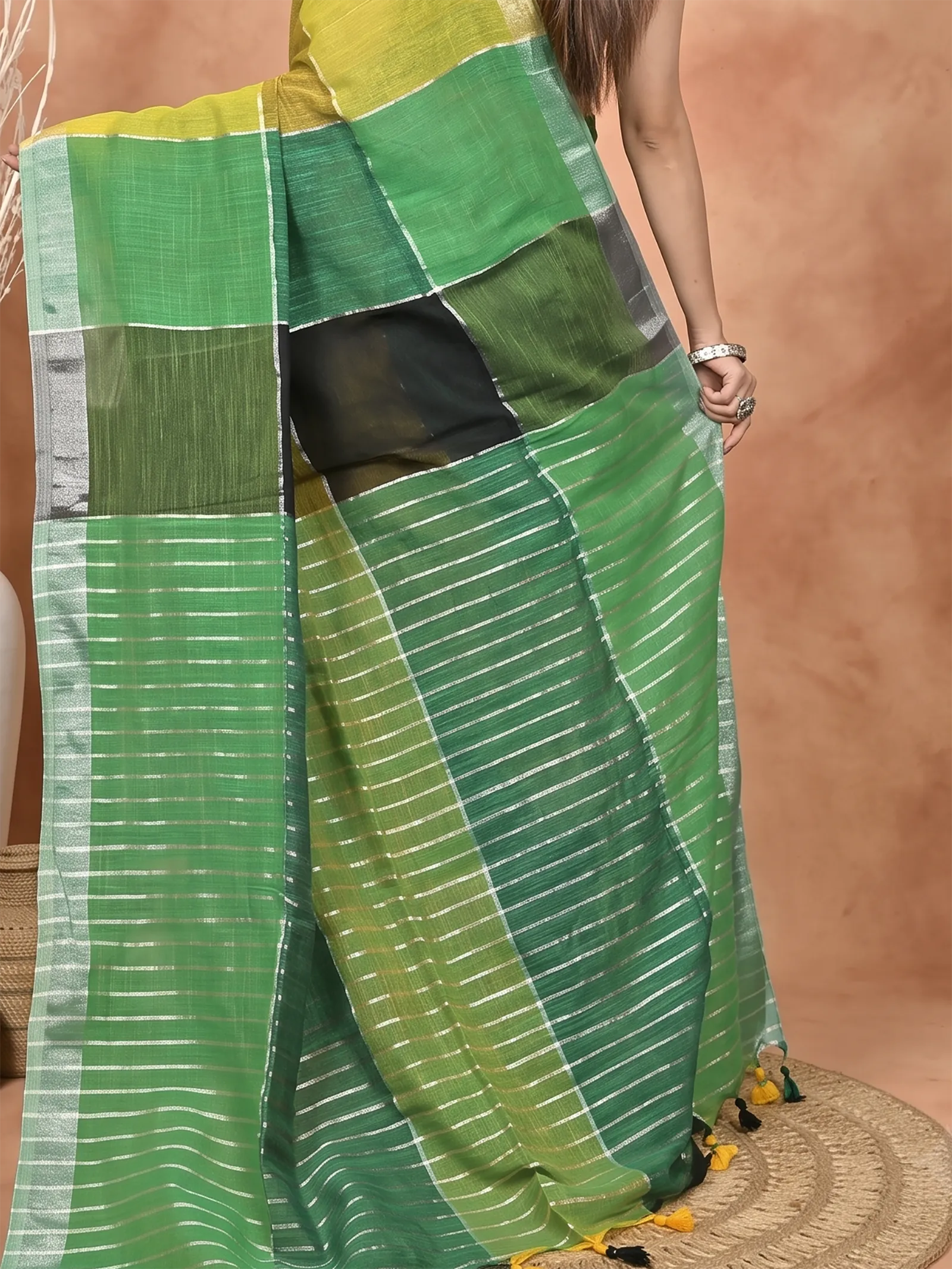 DipDiya Kesh Cotton  Traditional Bengali Green Artisan Crafted Souvon Handloom Saree