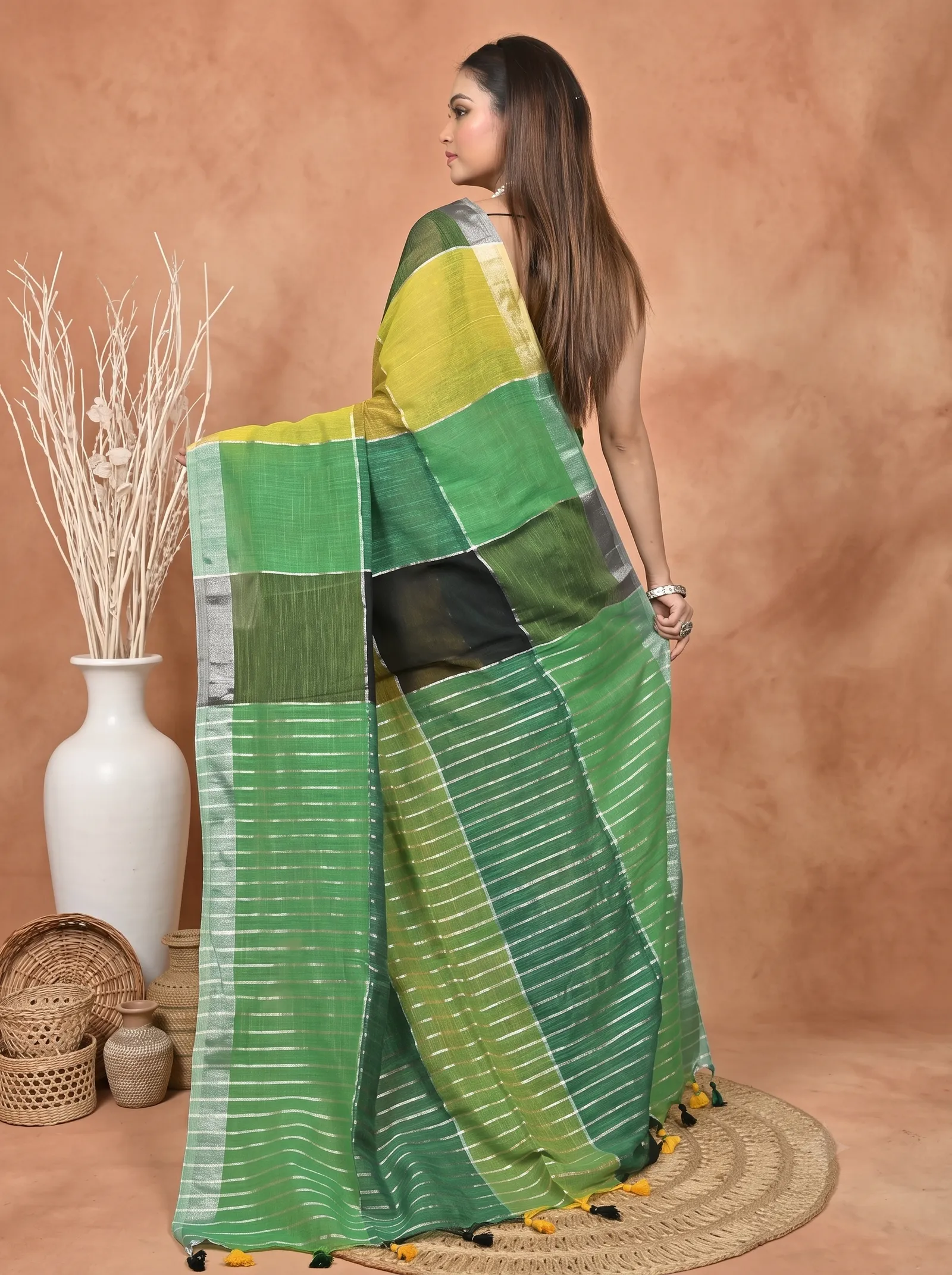 DipDiya Kesh Cotton  Traditional Bengali Green Artisan Crafted Souvon Handloom Saree