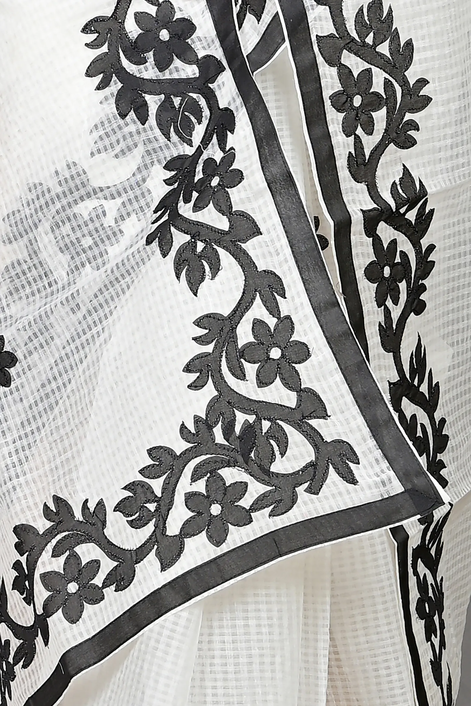 DipDiya Kota Cotton White Parvani Traditional Elegance Kota Applique Sarees