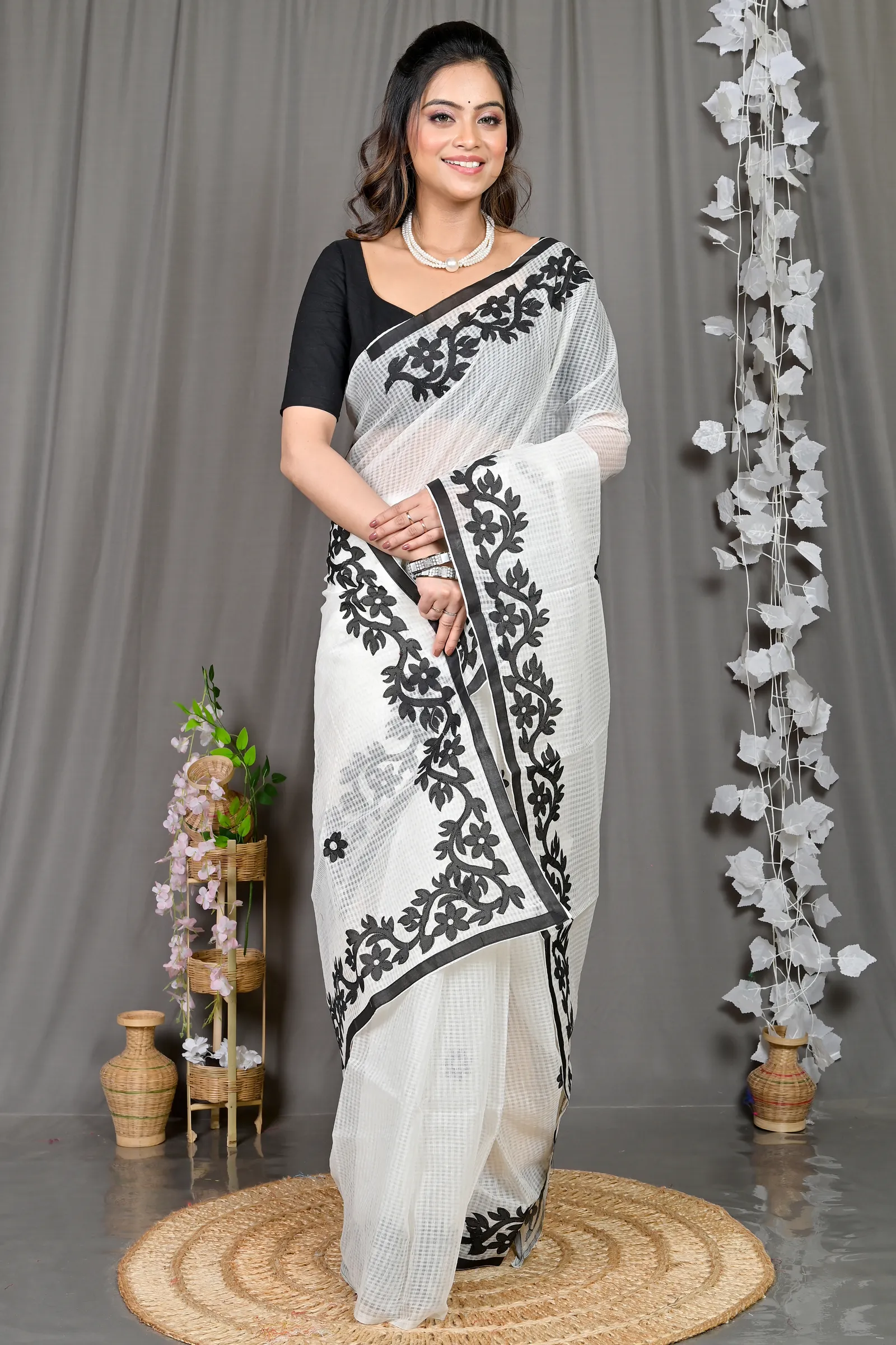 DipDiya Kota Cotton White Parvani Traditional Elegance Kota Applique Sarees