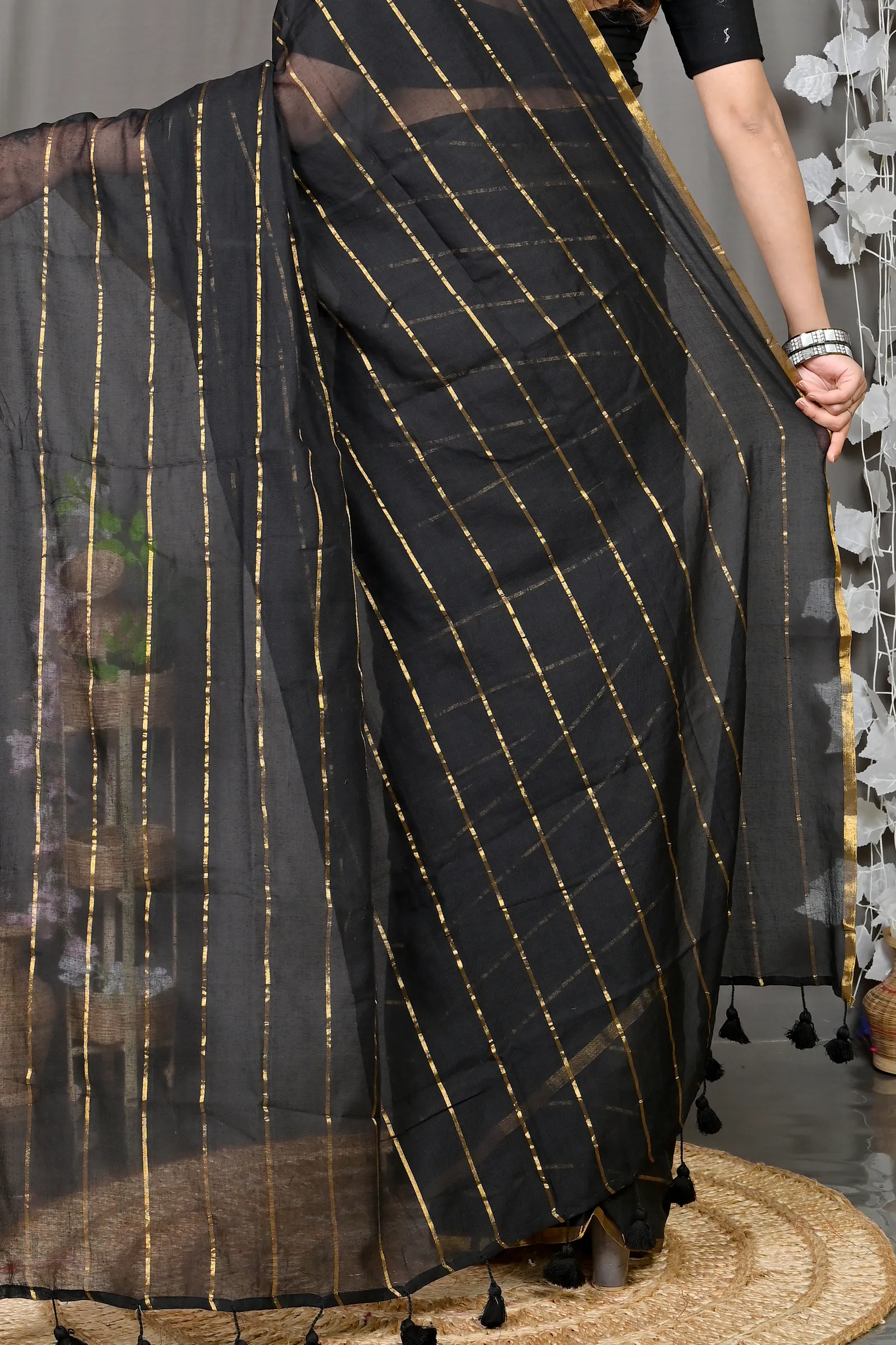 DipDiya Mal Cotton Black Pari Essence of Bengal Handloom Sarees