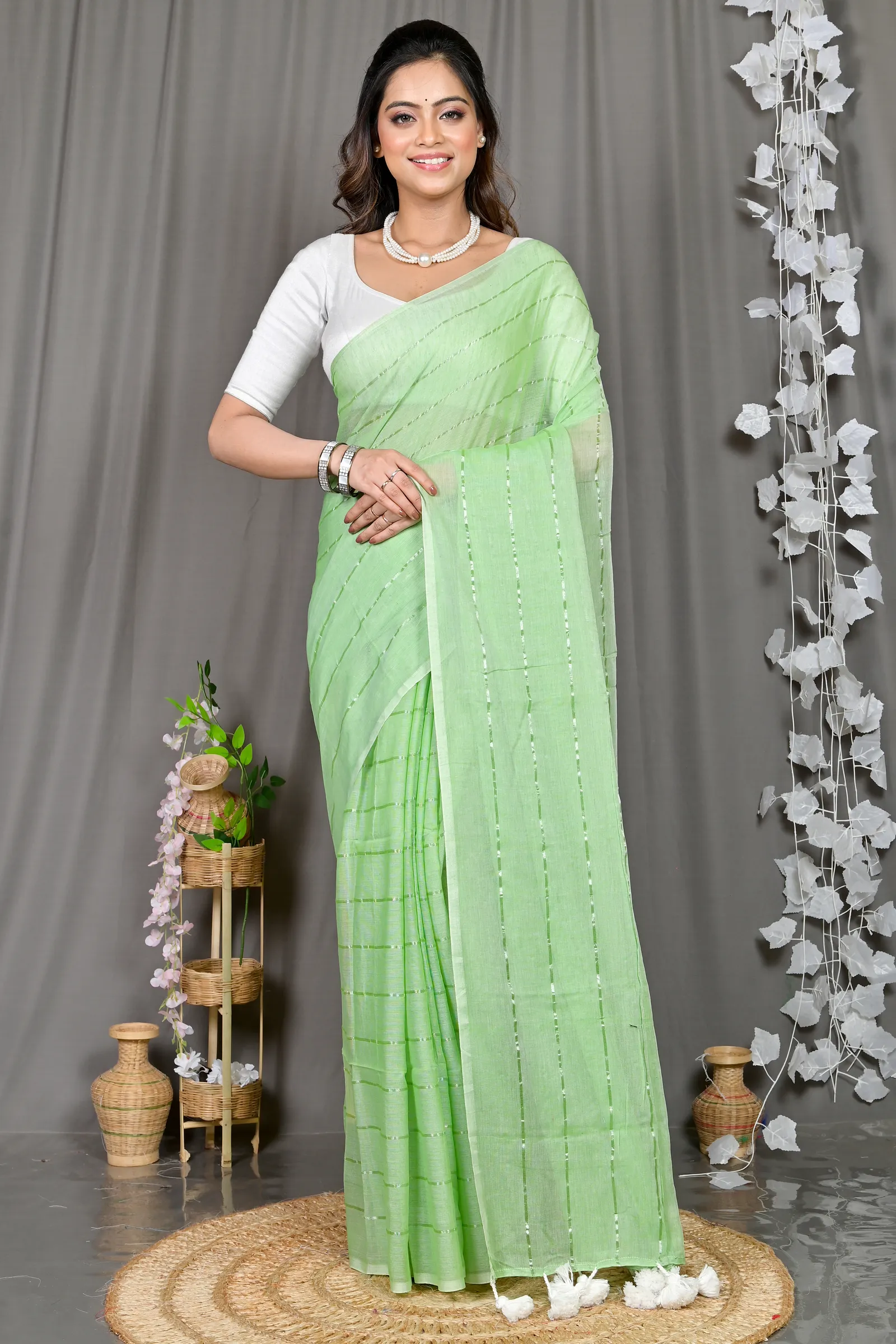 DipDiya Mal Cotton Light Green Pari Handcrafted Elegance Handloom Sarees