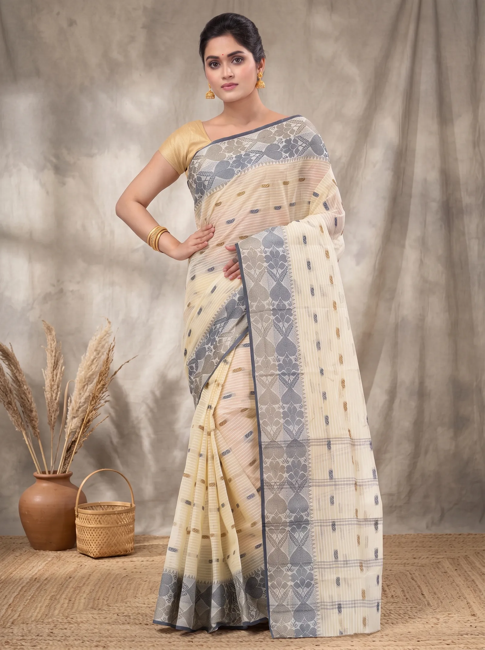 DipDiya Pure Cotton  Artisan Crafted Black Brown Traditional Bengali Aged Women Tant Saree
