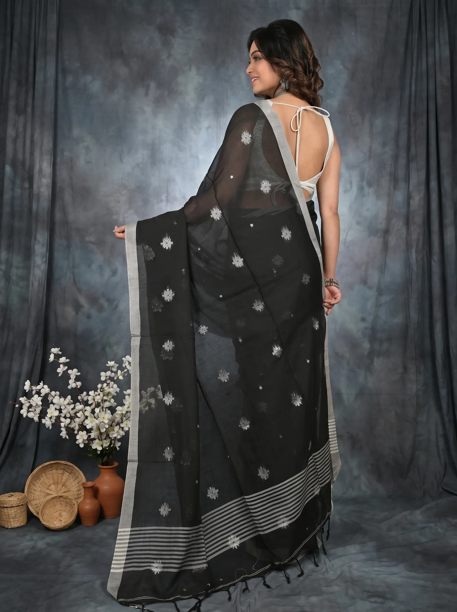 DipDiya Pure Cotton  Artisan Crafted Black Traditional Bengali Achbu Handloom Saree