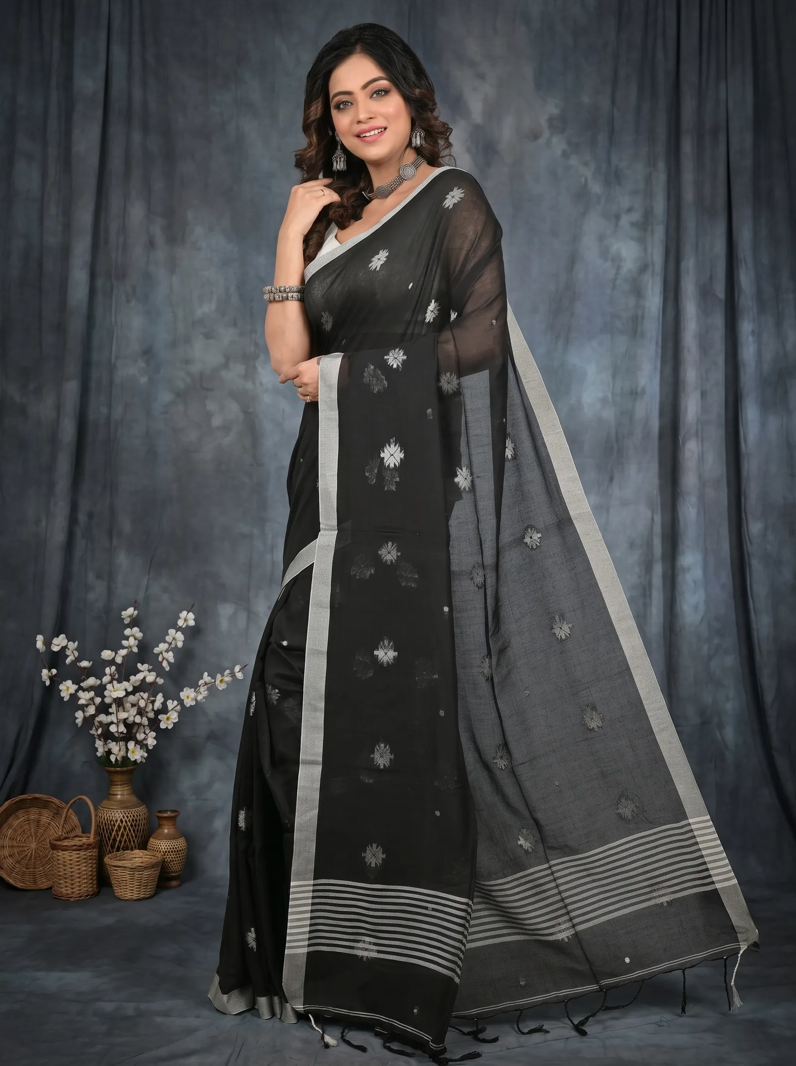 DipDiya Pure Cotton  Artisan Crafted Black Traditional Bengali Achbu Handloom Saree