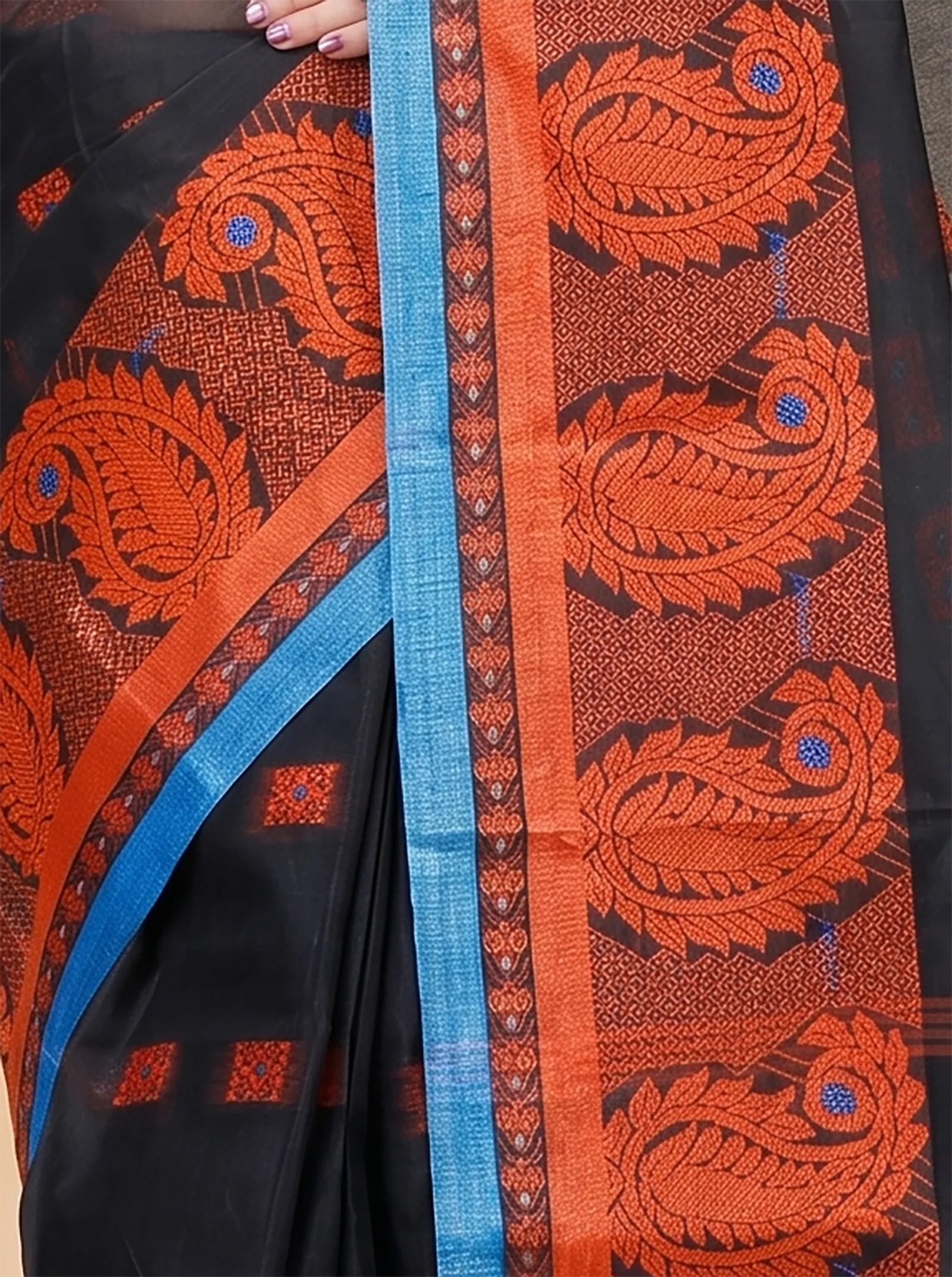 DipDiya Pure Cotton  Artisan Crafted Black Traditional Bengali Aloka Tant Saree