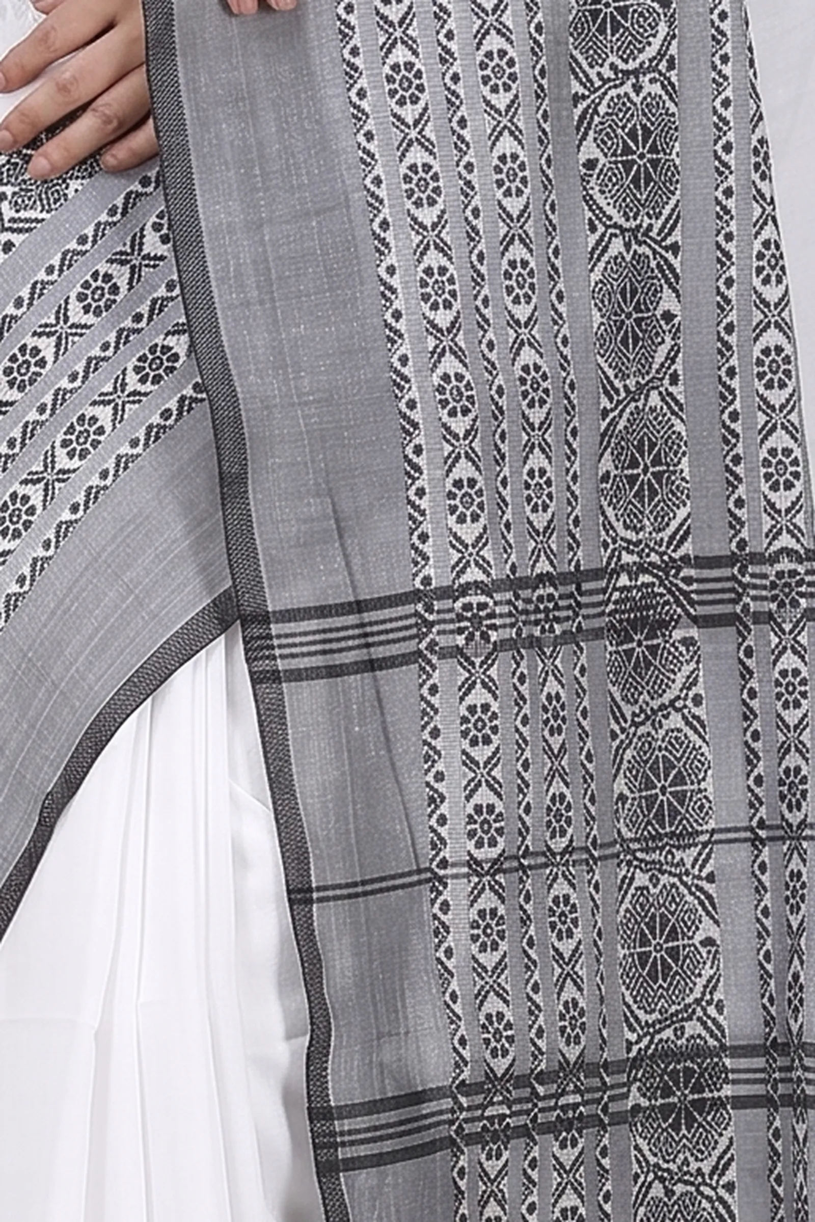 DipDiya Pure Cotton  Artisan Crafted Black White Traditional Bengali Begompuri Hand Handloom Saree